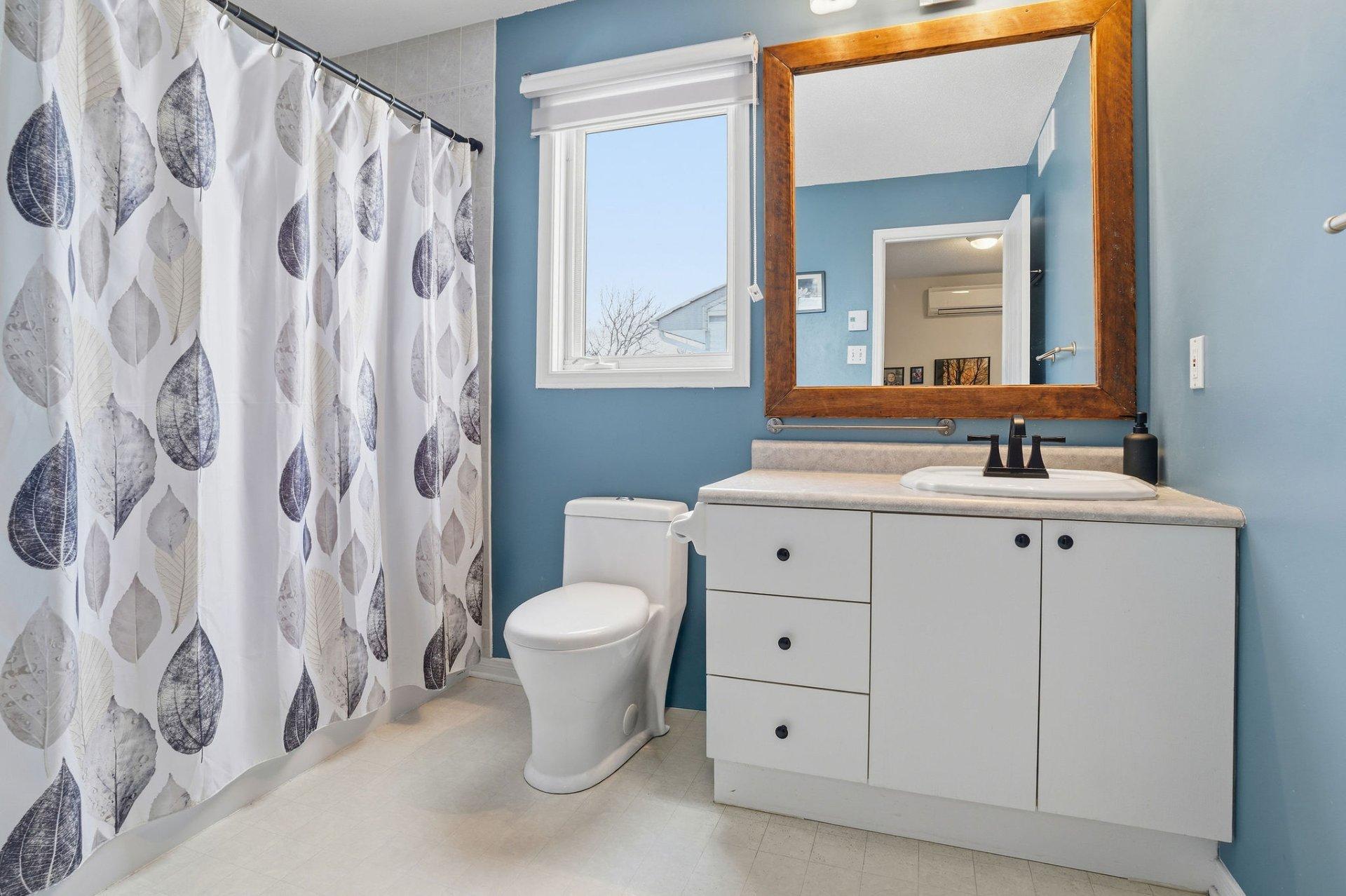 









169


Rue des Samares

,
Gatineau (Masson-Angers),




QC
J8M2B7

