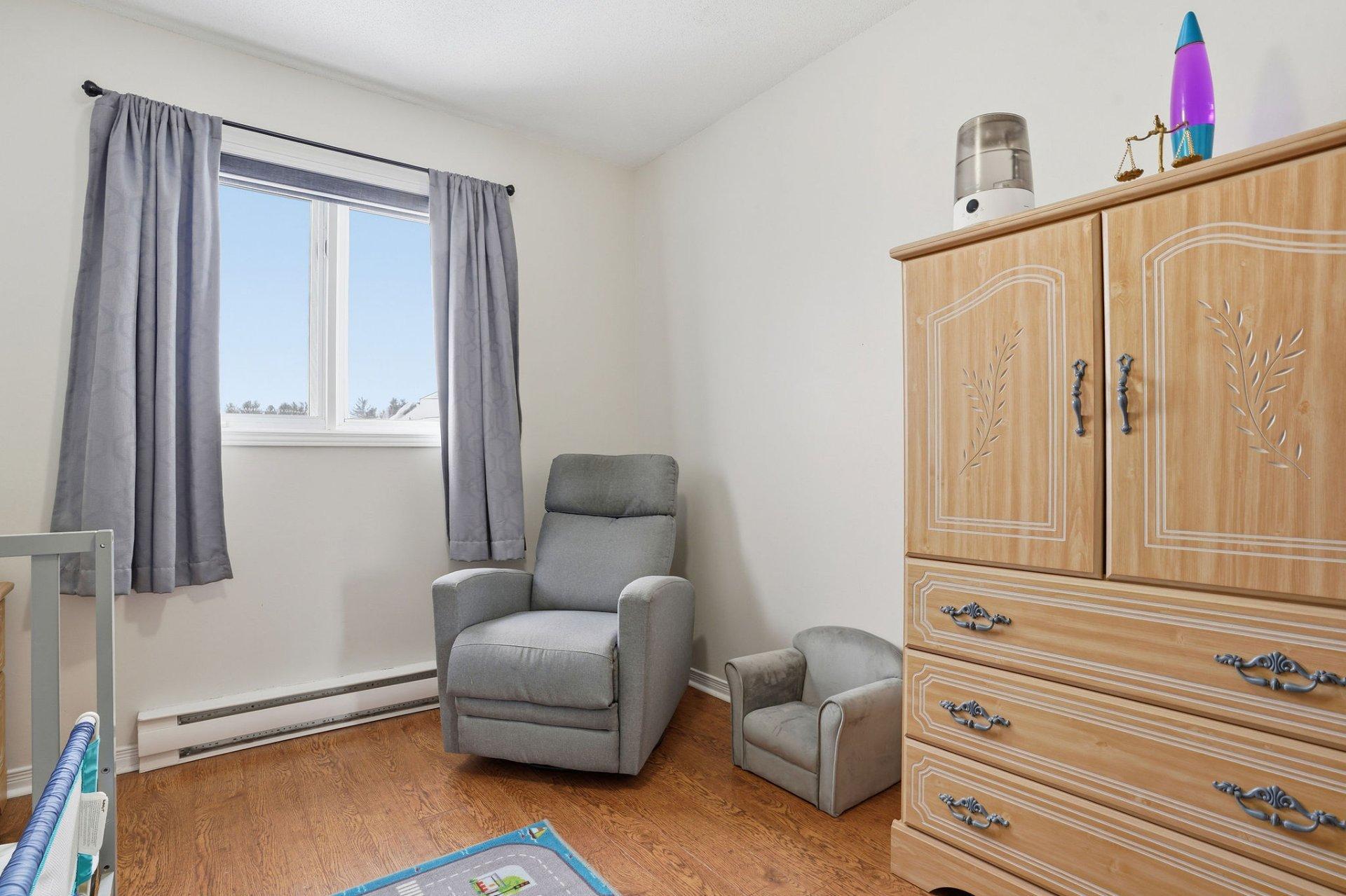 









169


Rue des Samares

,
Gatineau (Masson-Angers),




QC
J8M2B7

