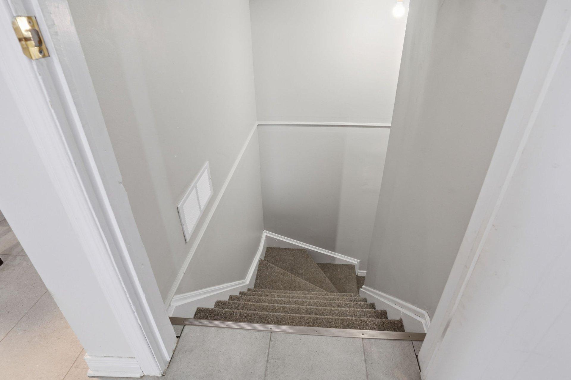 









169


Rue des Samares

,
Gatineau (Masson-Angers),




QC
J8M2B7

