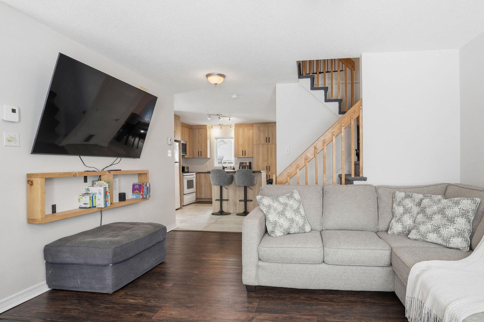 









169


Rue des Samares

,
Gatineau (Masson-Angers),




QC
J8M2B7

