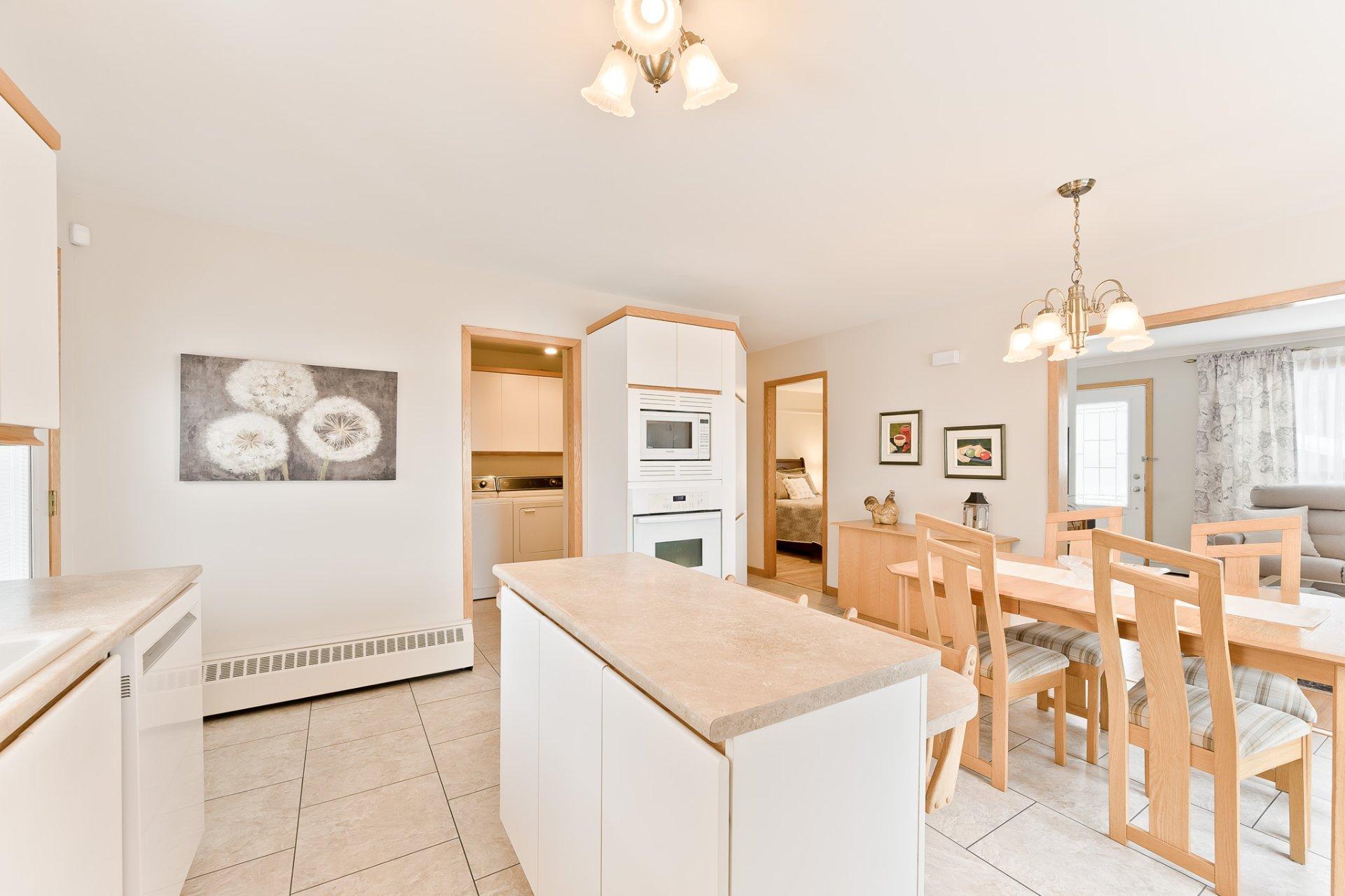 









1402Z

 - 1404Z


Rue St-Gilles

,
Sherbrooke (Les Nations),




QC
J1H3C4

