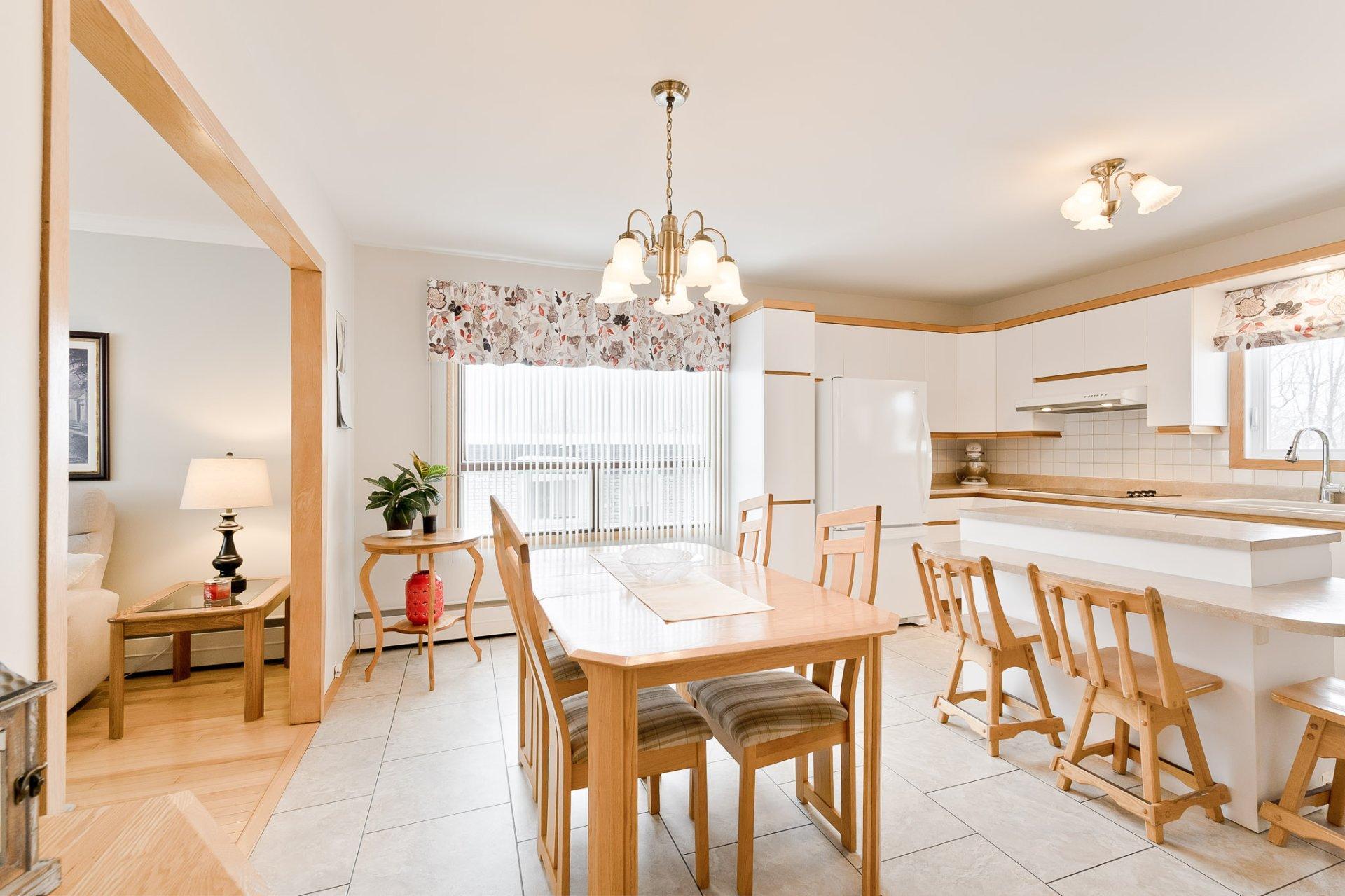 









1402Z

 - 1404Z


Rue St-Gilles

,
Sherbrooke (Les Nations),




QC
J1H3C4

