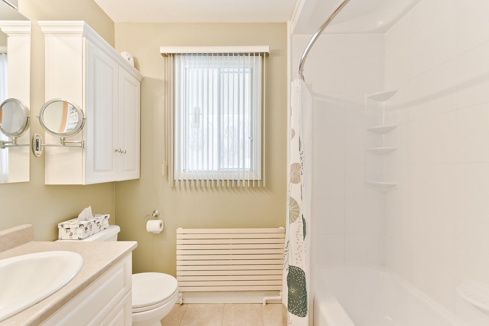 









1402Z

 - 1404Z


Rue St-Gilles

,
Sherbrooke (Les Nations),




QC
J1H3C4

