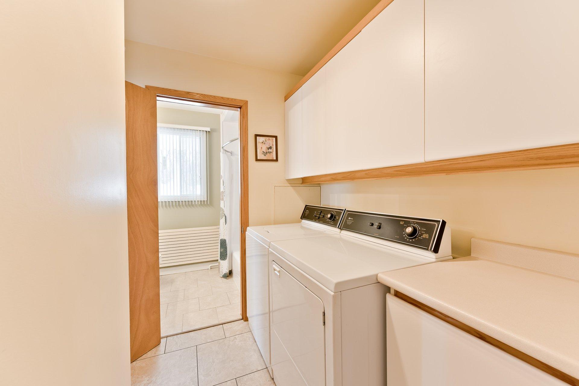 









1402Z

 - 1404Z


Rue St-Gilles

,
Sherbrooke (Les Nations),




QC
J1H3C4

