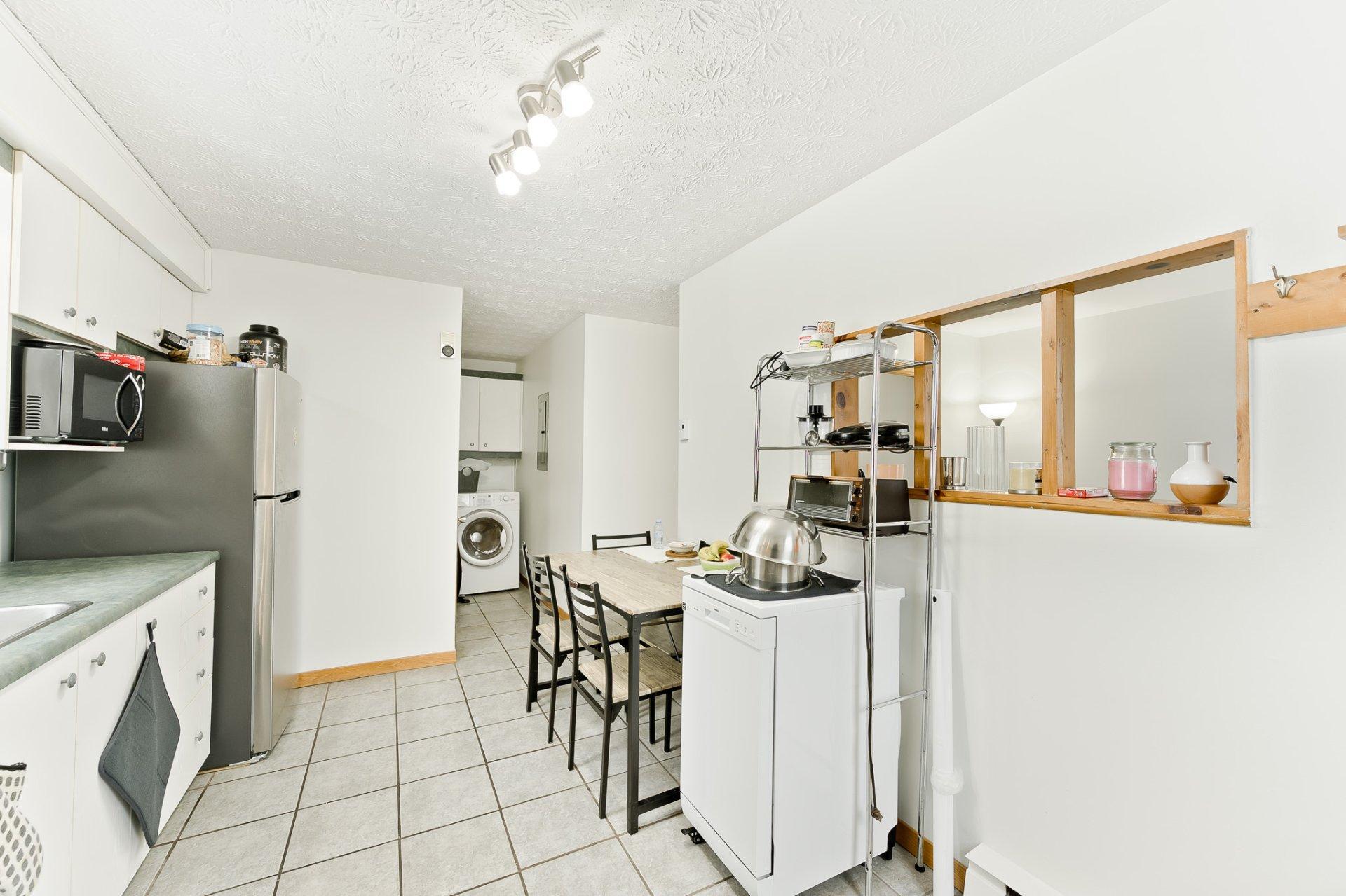 









1402Z

 - 1404Z


Rue St-Gilles

,
Sherbrooke (Les Nations),




QC
J1H3C4

