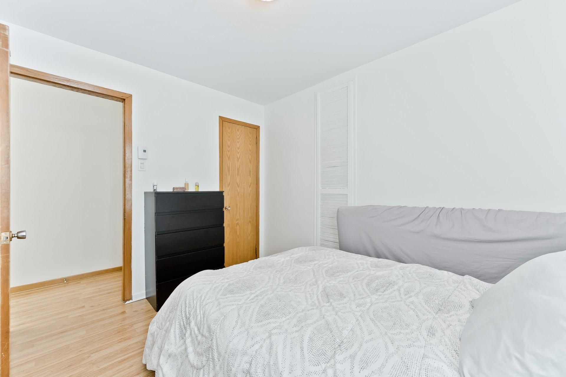 









1402Z

 - 1404Z


Rue St-Gilles

,
Sherbrooke (Les Nations),




QC
J1H3C4

