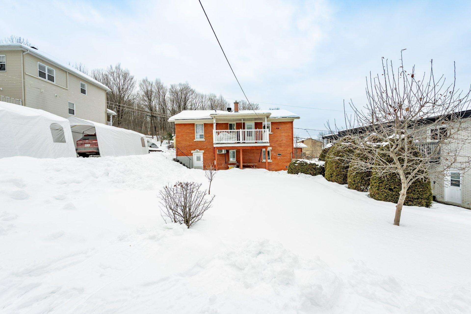 









1402Z

 - 1404Z


Rue St-Gilles

,
Sherbrooke (Les Nations),




QC
J1H3C4

