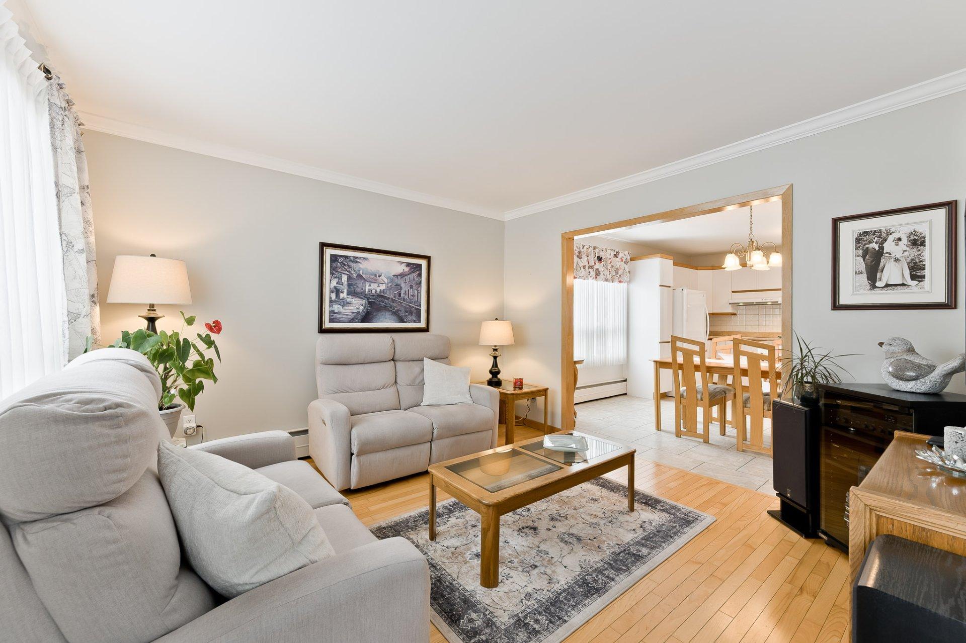 









1402

 - 1404


Rue St-Gilles

,
Sherbrooke (Les Nations),




QC
J1H3C4

