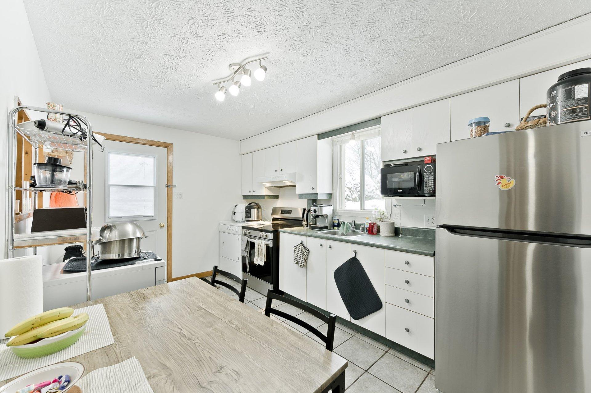 









1402

 - 1404


Rue St-Gilles

,
Sherbrooke (Les Nations),




QC
J1H3C4

