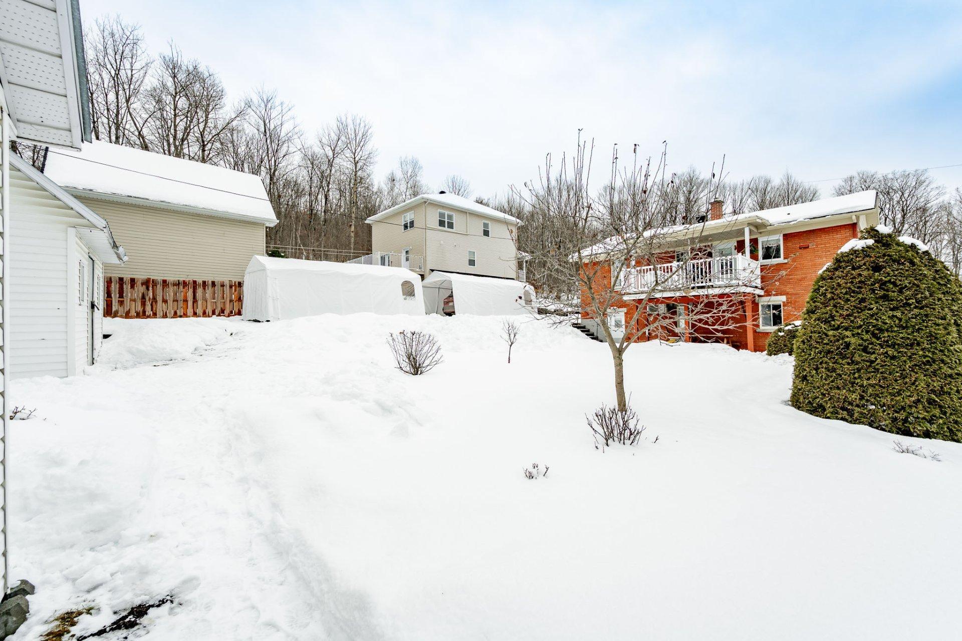 









1402

 - 1404


Rue St-Gilles

,
Sherbrooke (Les Nations),




QC
J1H3C4

