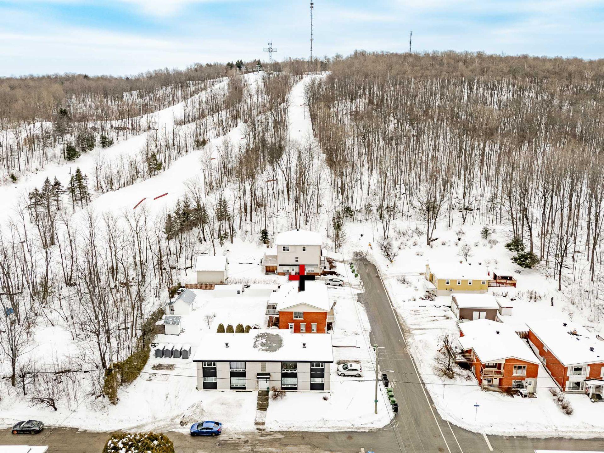 









1402

 - 1404


Rue St-Gilles

,
Sherbrooke (Les Nations),




QC
J1H3C4

