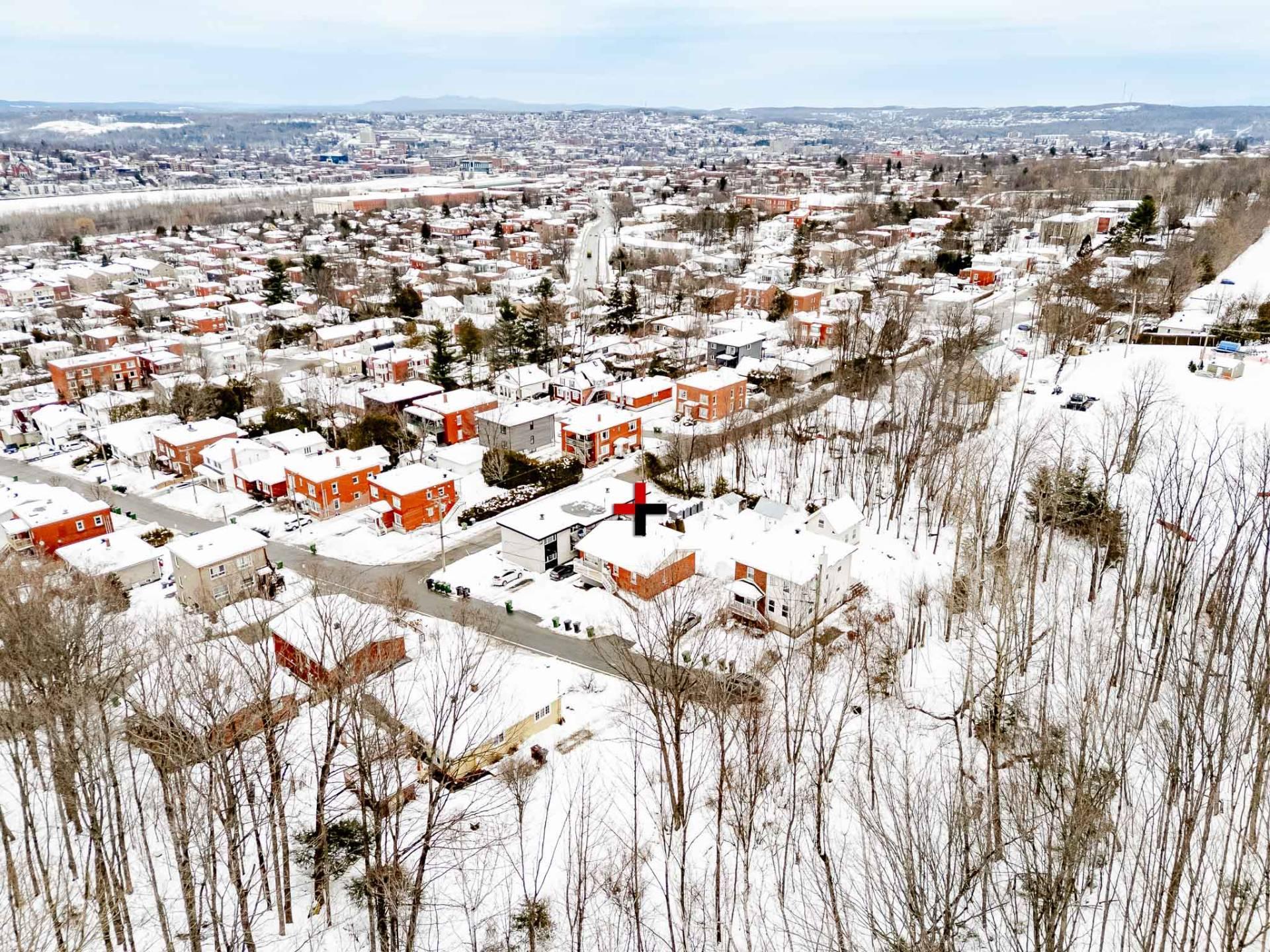 









1402

 - 1404


Rue St-Gilles

,
Sherbrooke (Les Nations),




QC
J1H3C4

