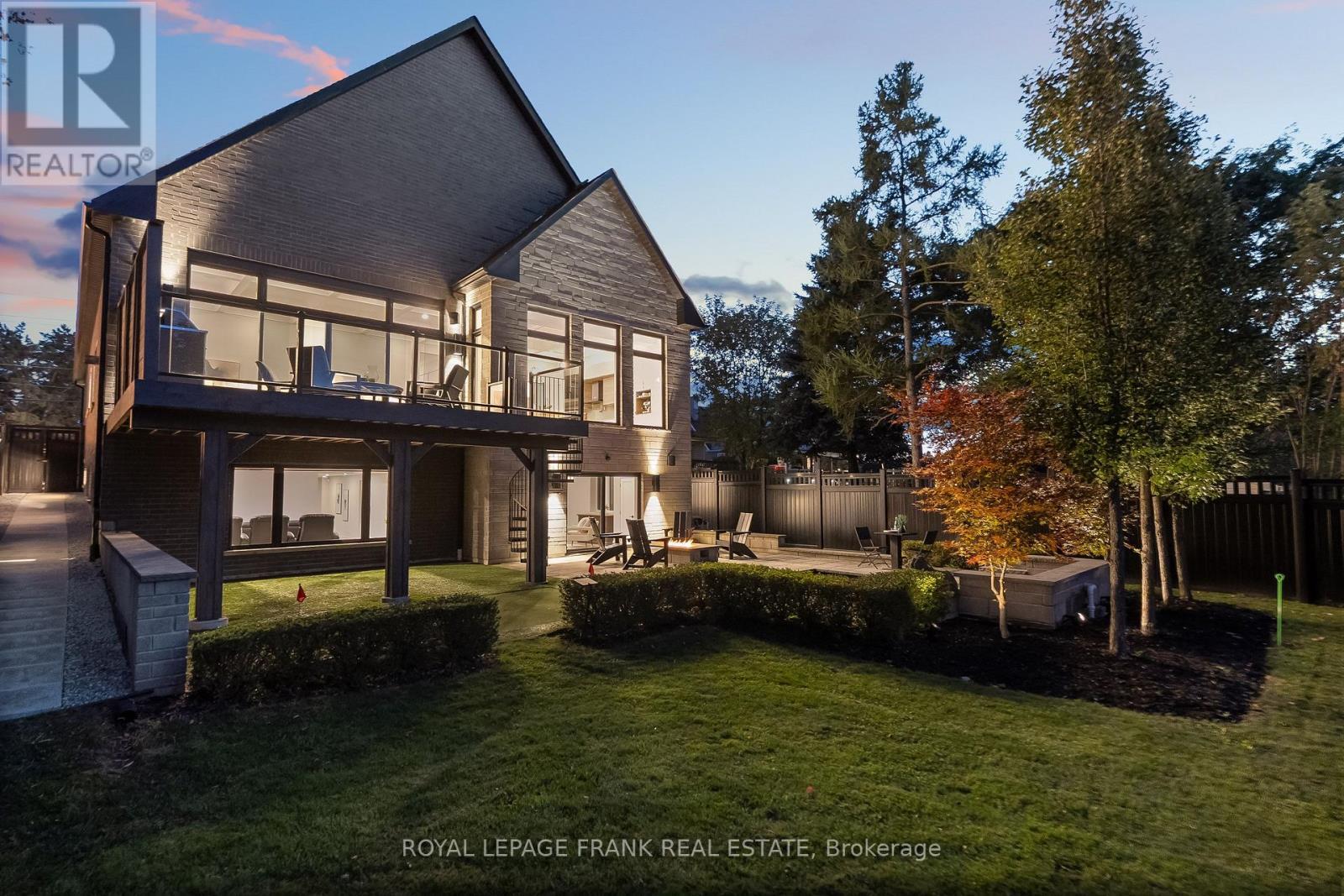 












1430 NASH ROAD

,
Clarington (Courtice),




Ontario
L1E2K1

