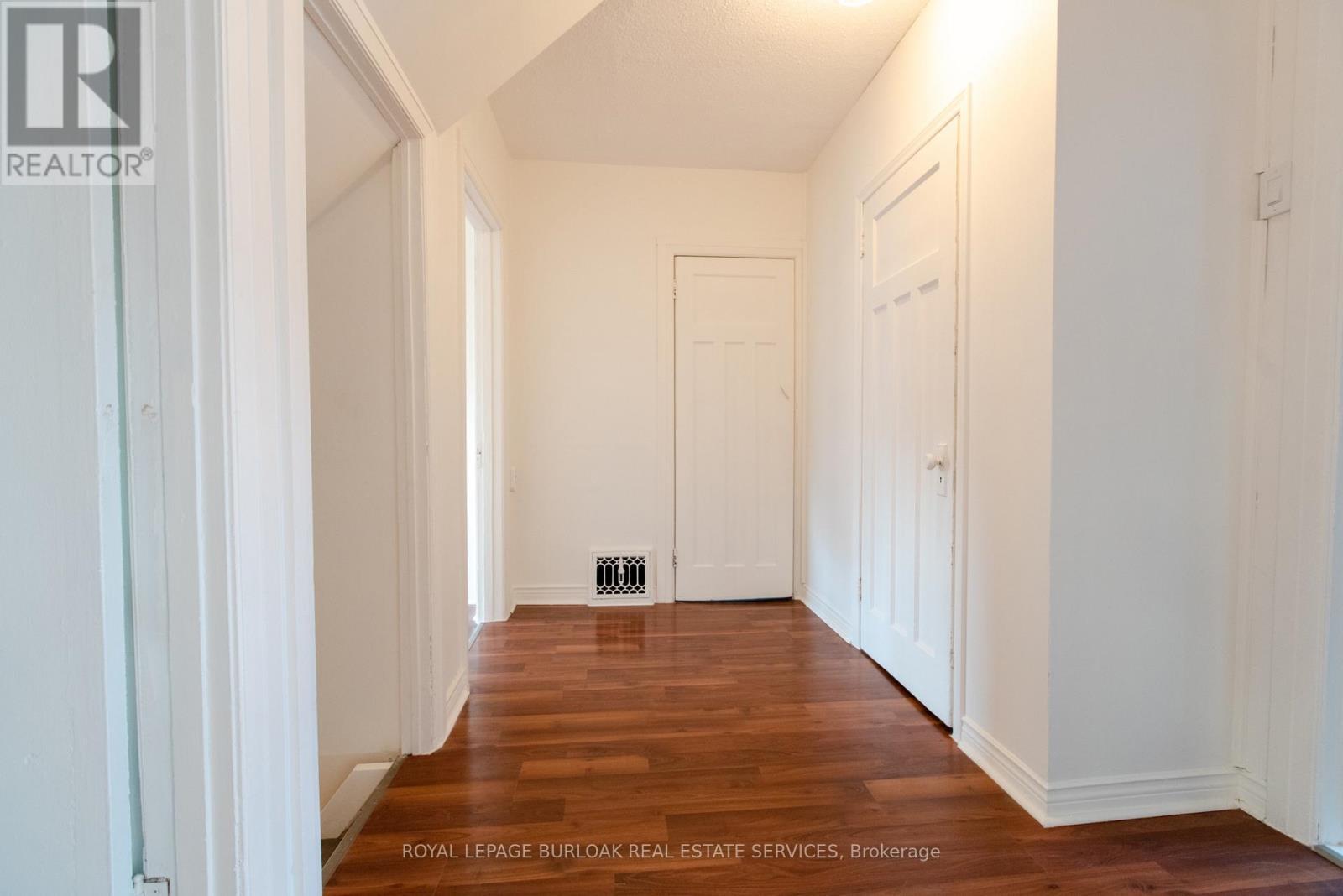 












49 PROVINCE STREET S

,
Hamilton,




Ontario
L8K2K7

