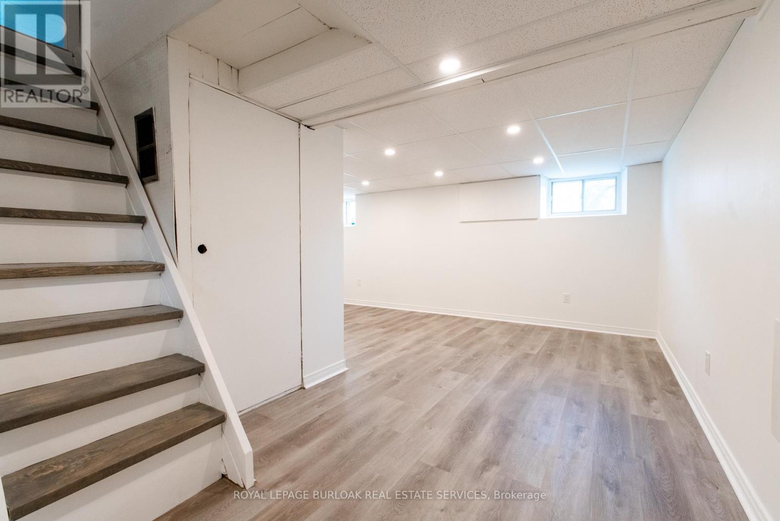 












49 PROVINCE STREET S

,
Hamilton,




Ontario
L8K2K7

