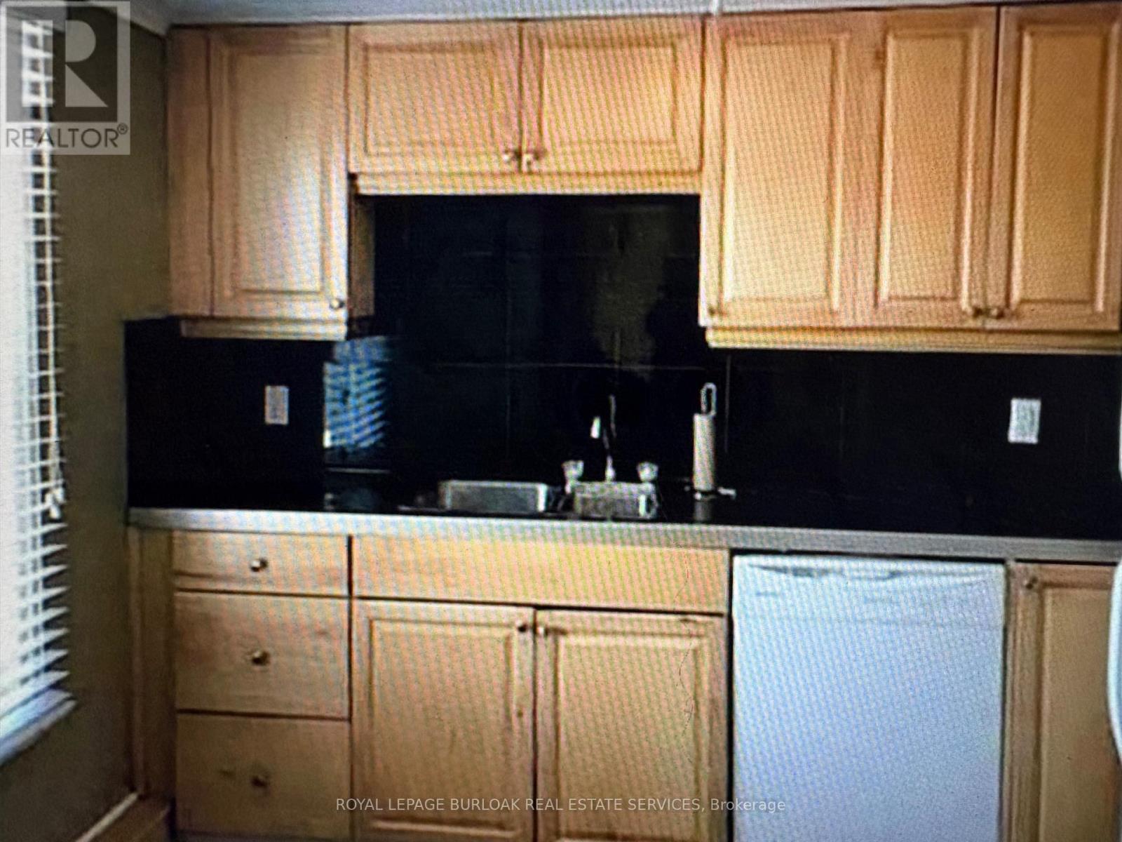 












49 PROVINCE STREET S

,
Hamilton,




Ontario
L8K2K7

