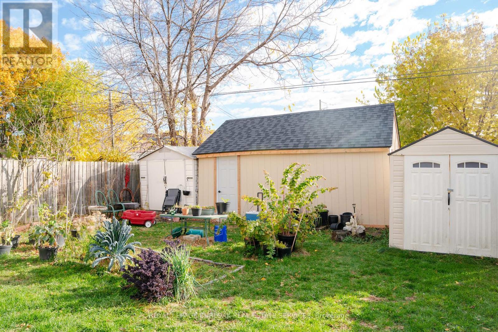 












49 PROVINCE STREET S

,
Hamilton,




Ontario
L8K2K7

