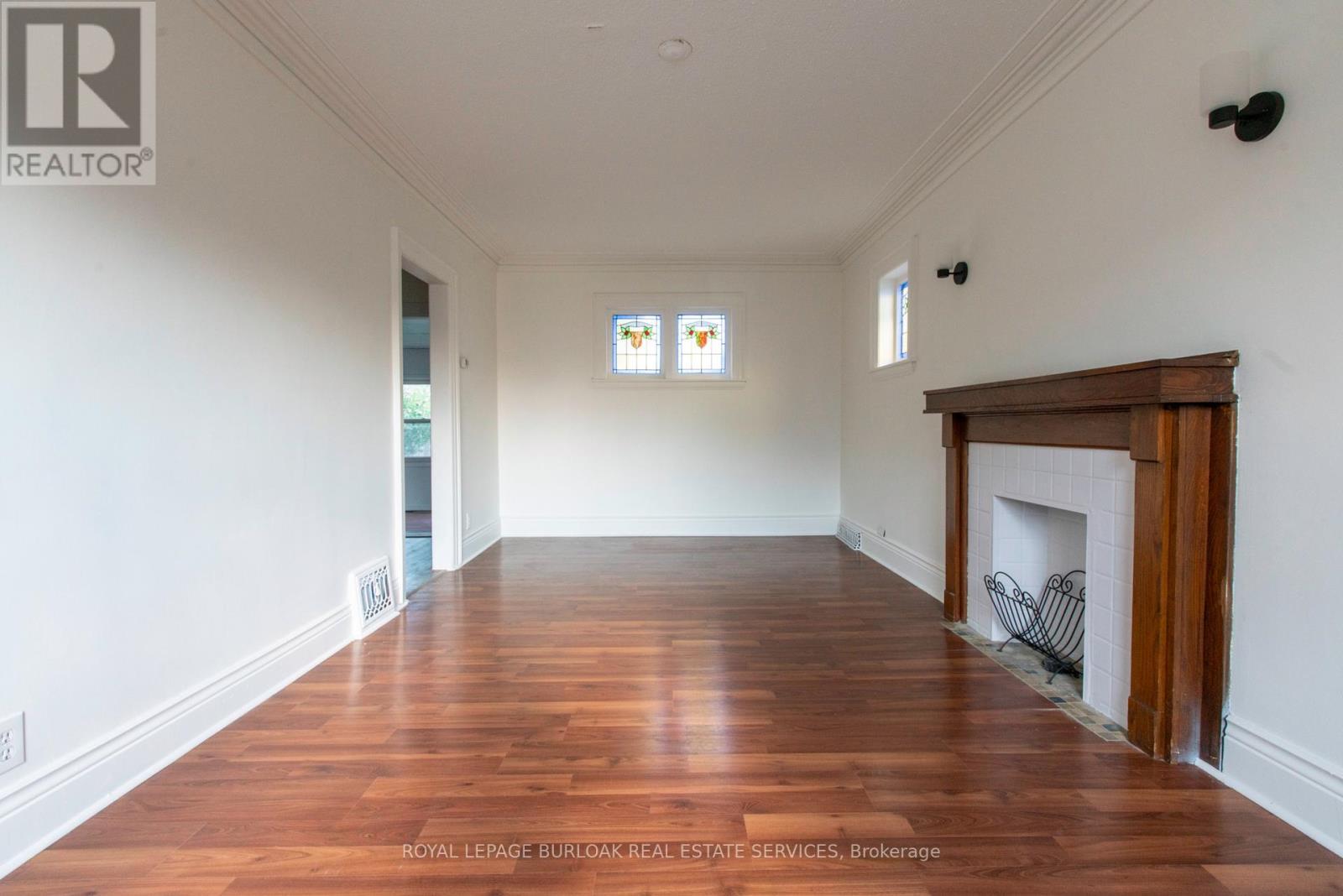 












49 PROVINCE STREET S

,
Hamilton,




Ontario
L8K2K7

