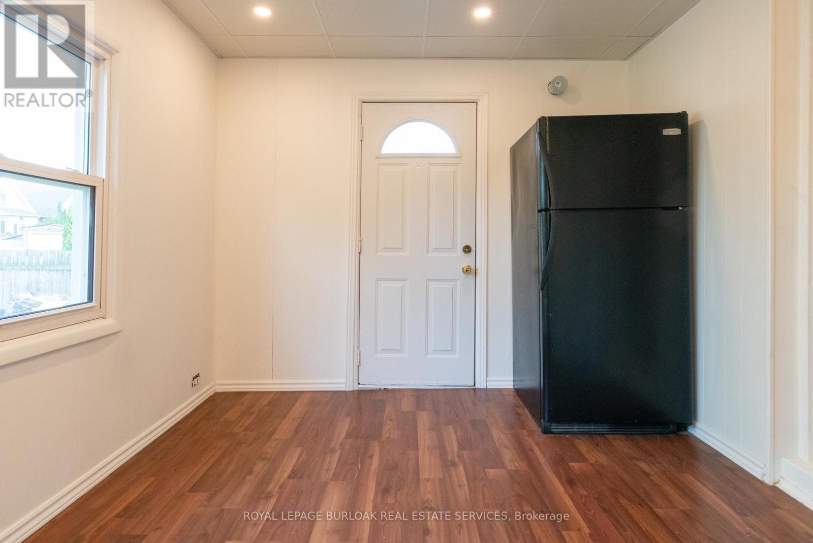 












49 PROVINCE STREET S

,
Hamilton,




Ontario
L8K2K7

