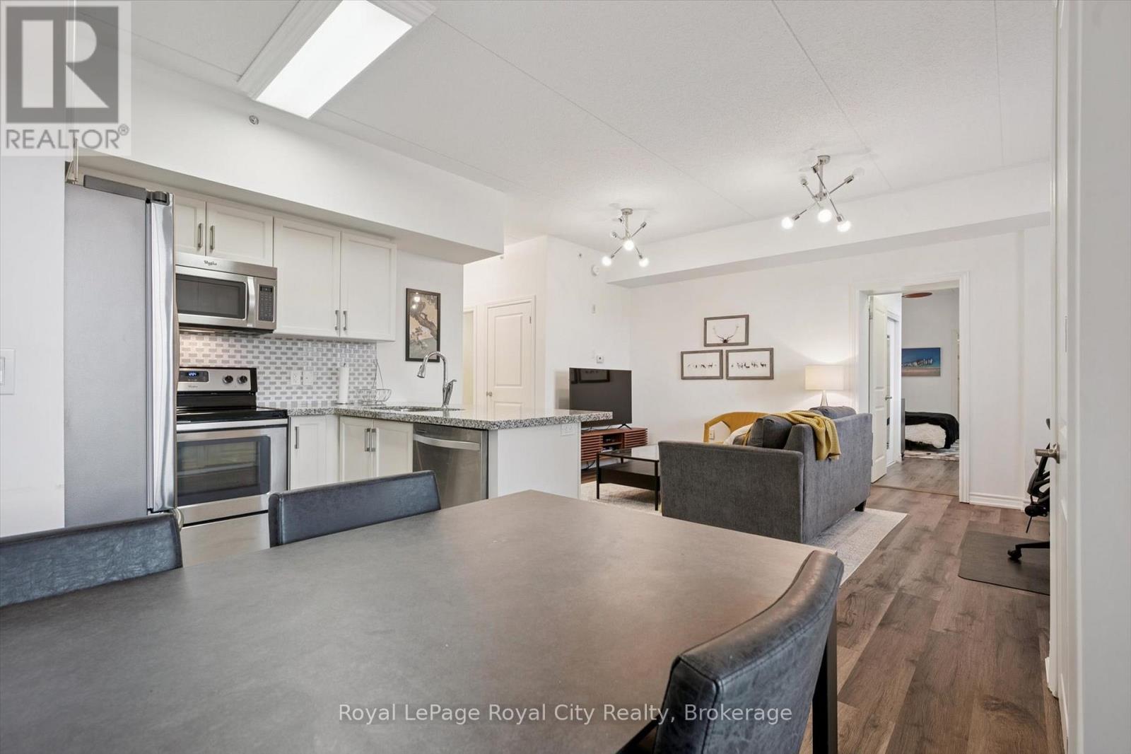 












228 - 1077 GORDON STREET

,
Guelph (Kortright West),




Ontario
N1G0E3


