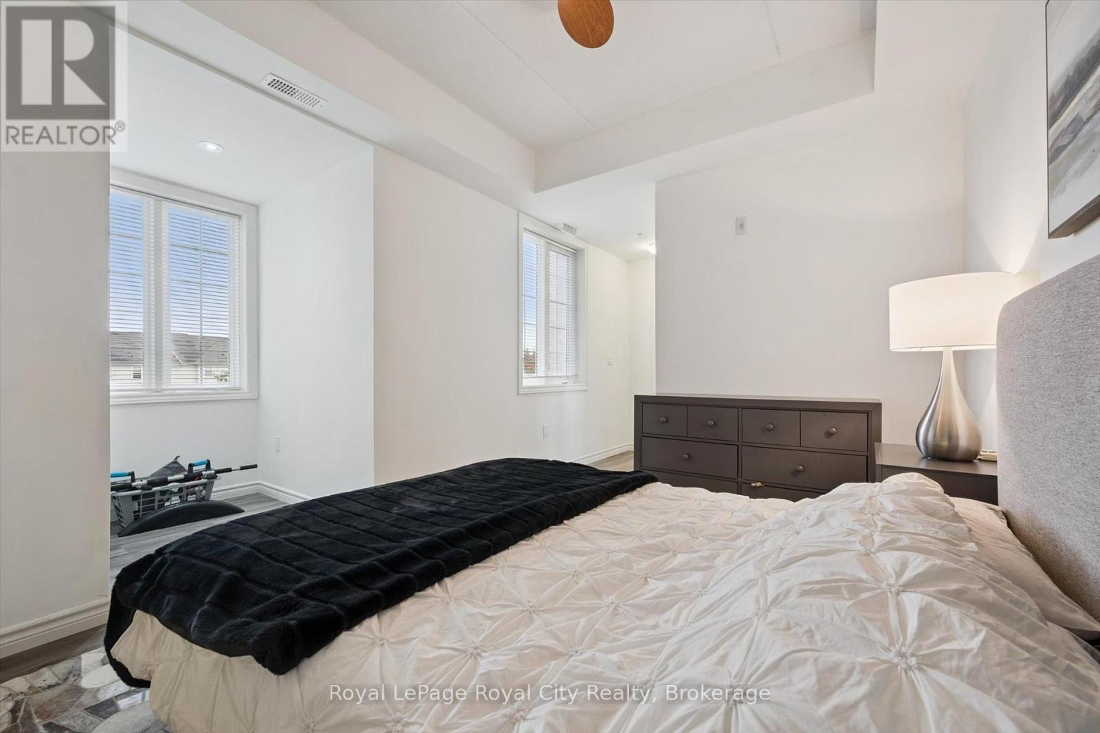 












228 - 1077 GORDON STREET

,
Guelph (Kortright West),




Ontario
N1G0E3

