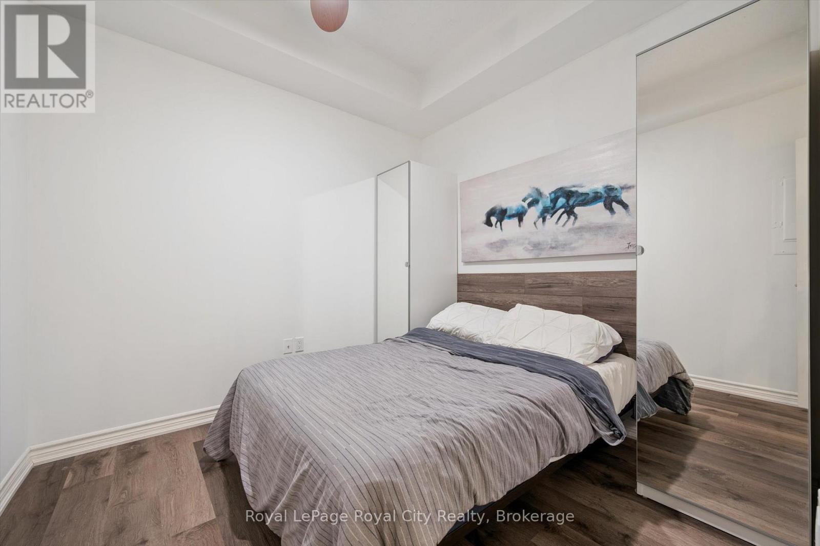












228 - 1077 GORDON STREET

,
Guelph (Kortright West),




Ontario
N1G0E3

