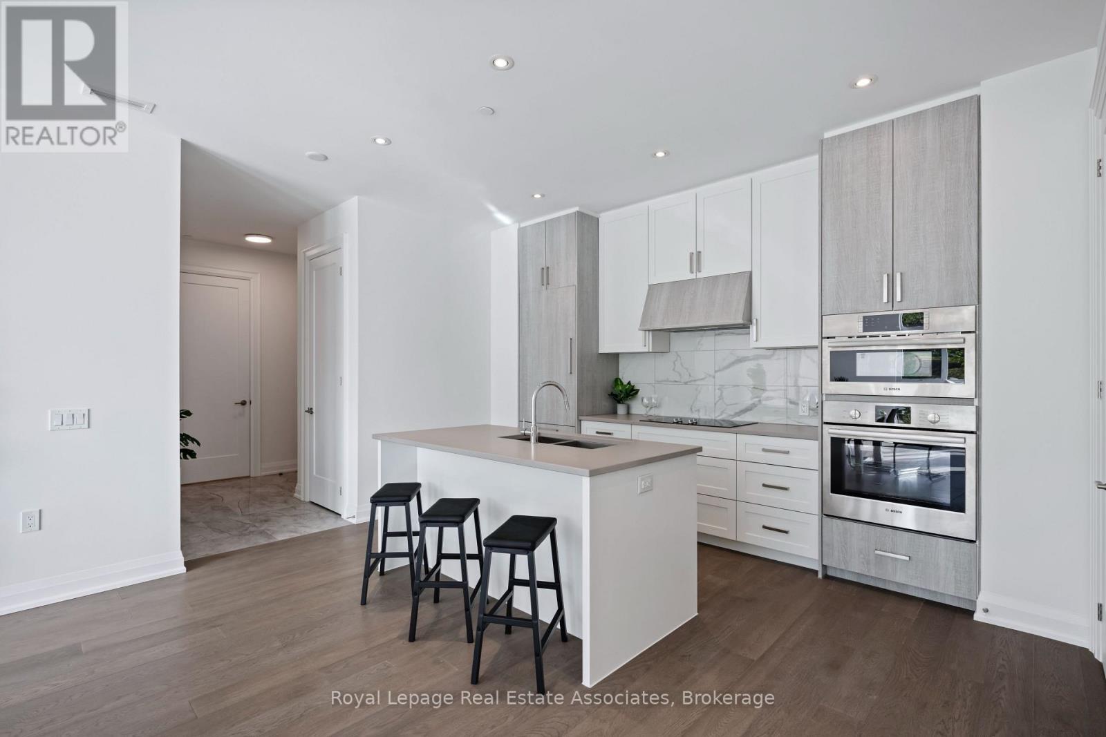 












209 - 42 MILL STREET

,
Halton Hills,




Ontario
L7G2H7

