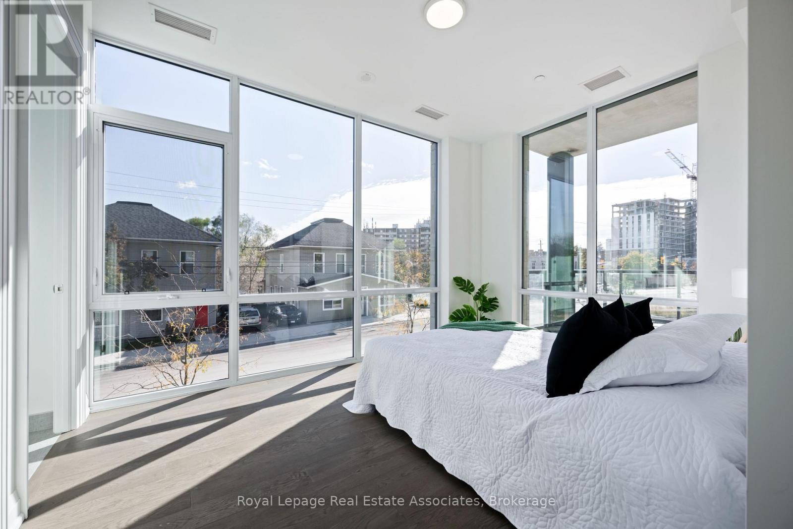 












209 - 42 MILL STREET

,
Halton Hills,




Ontario
L7G2H7

