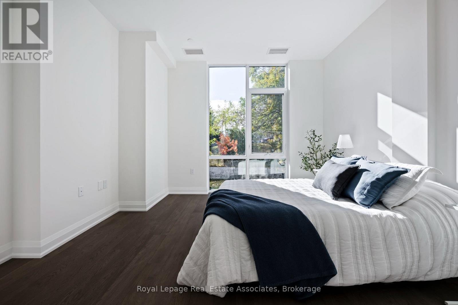 












209 - 42 MILL STREET

,
Halton Hills,




Ontario
L7G2H7

