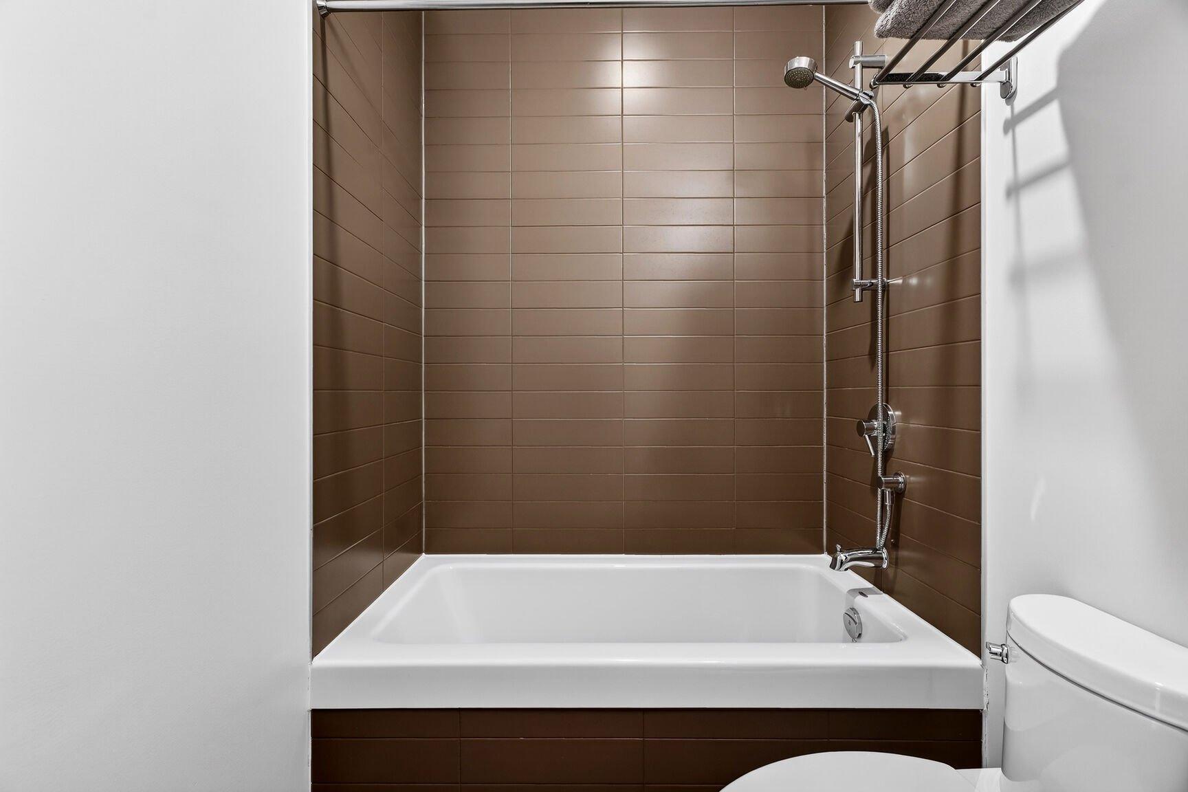 









740


32e Avenue

, 107,
Montréal (Lachine),




QC
H8T0A2

