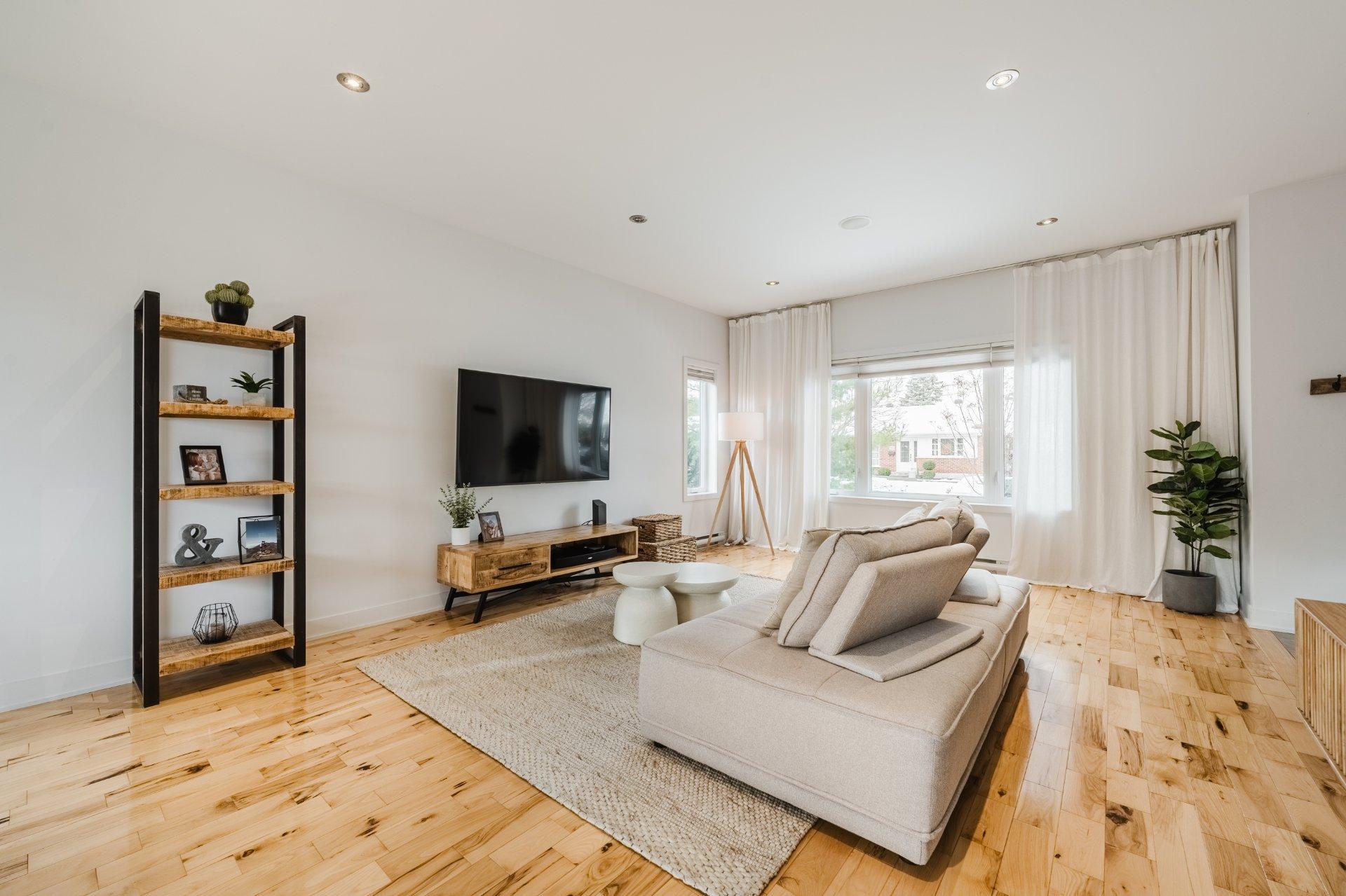 









960


Rue Moquin

,
Chambly,




QC
J3L1P8

