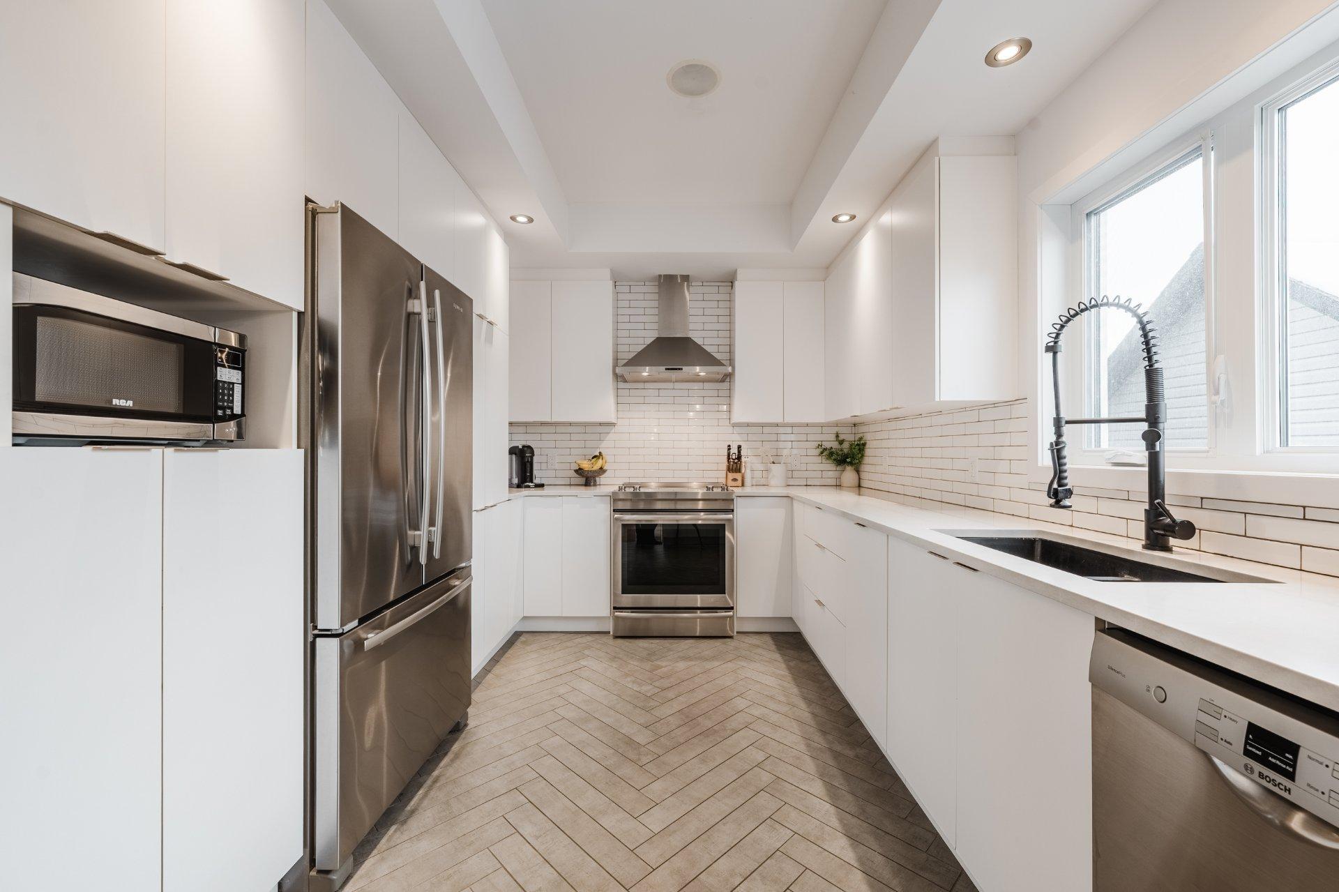 









960


Rue Moquin

,
Chambly,




QC
J3L1P8

