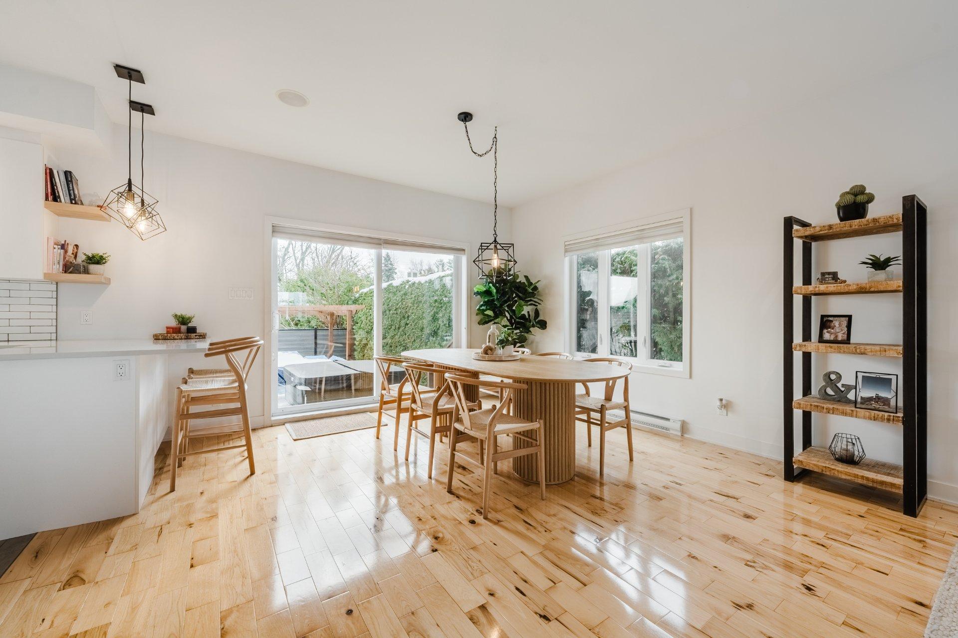 









960


Rue Moquin

,
Chambly,




QC
J3L1P8

