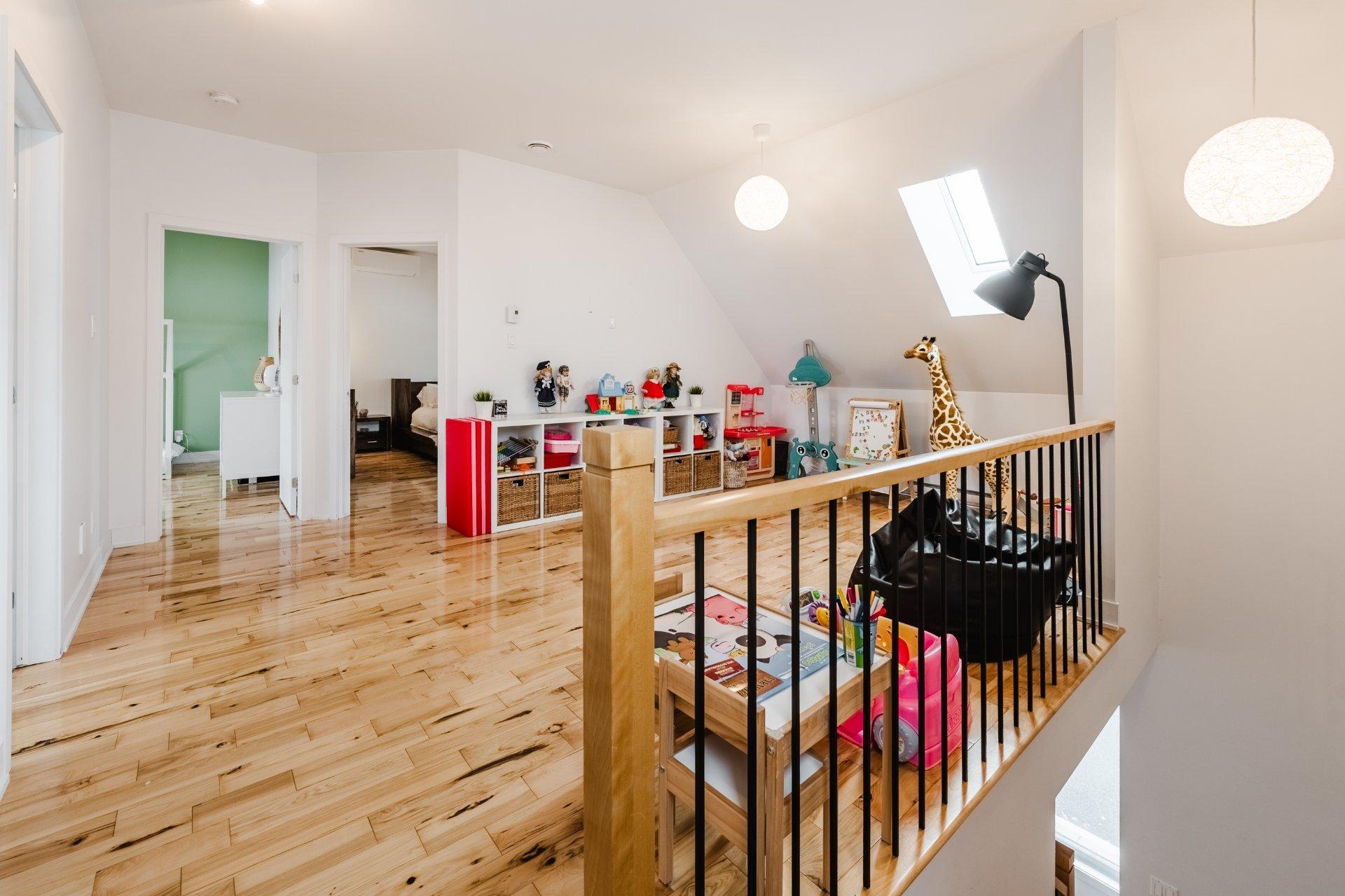 









960


Rue Moquin

,
Chambly,




QC
J3L1P8

