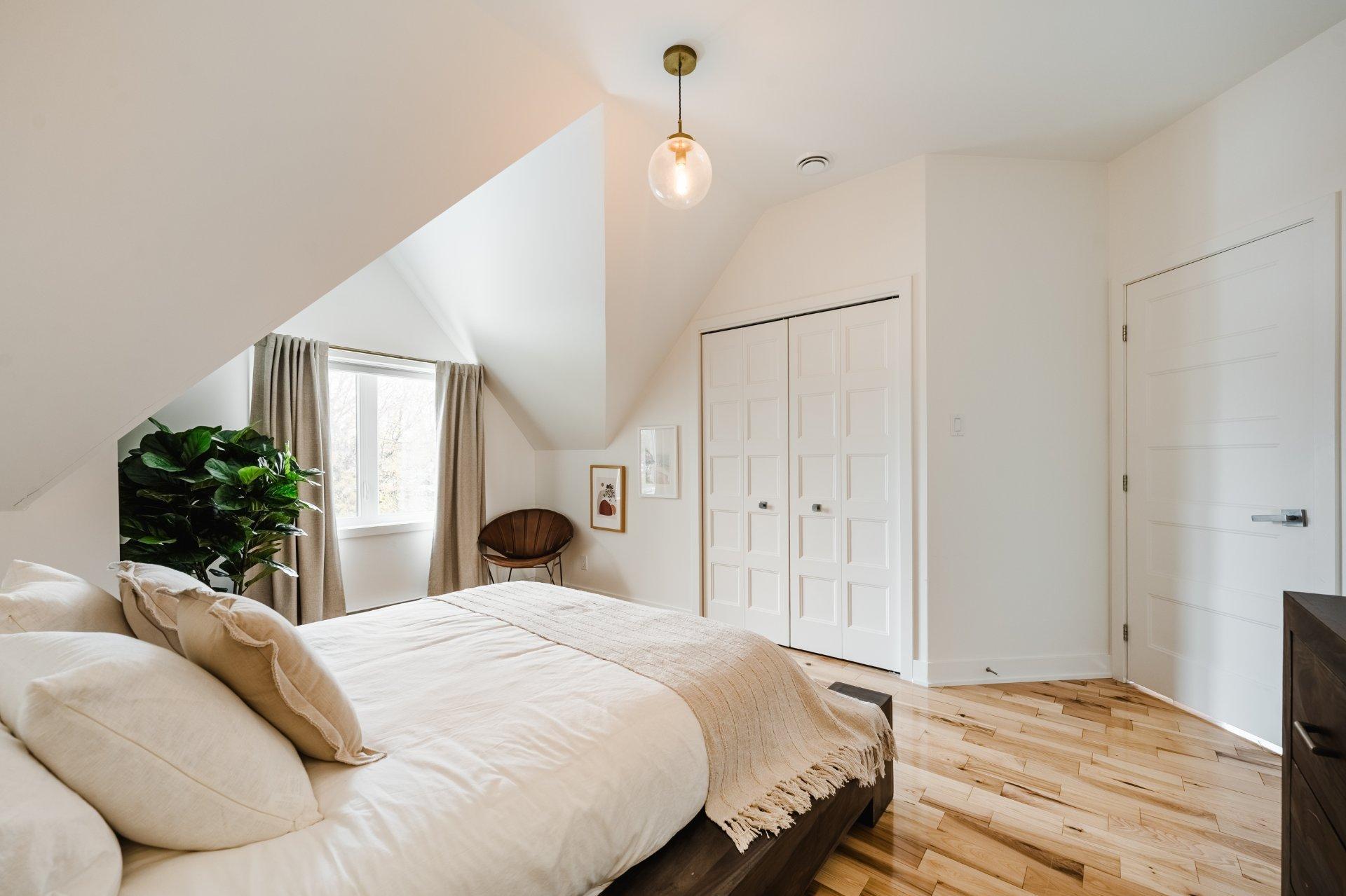 









960


Rue Moquin

,
Chambly,




QC
J3L1P8

