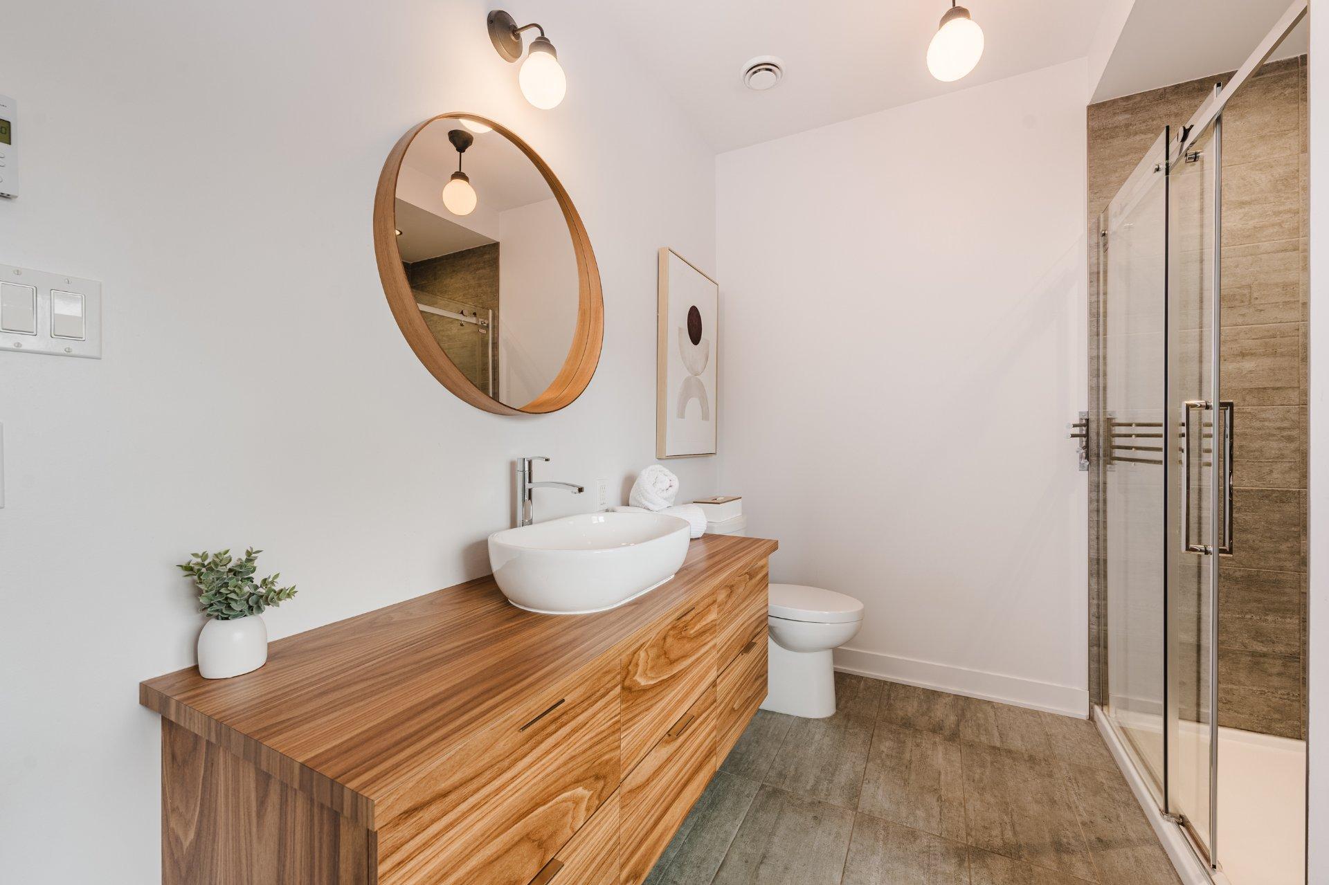 









960


Rue Moquin

,
Chambly,




QC
J3L1P8

