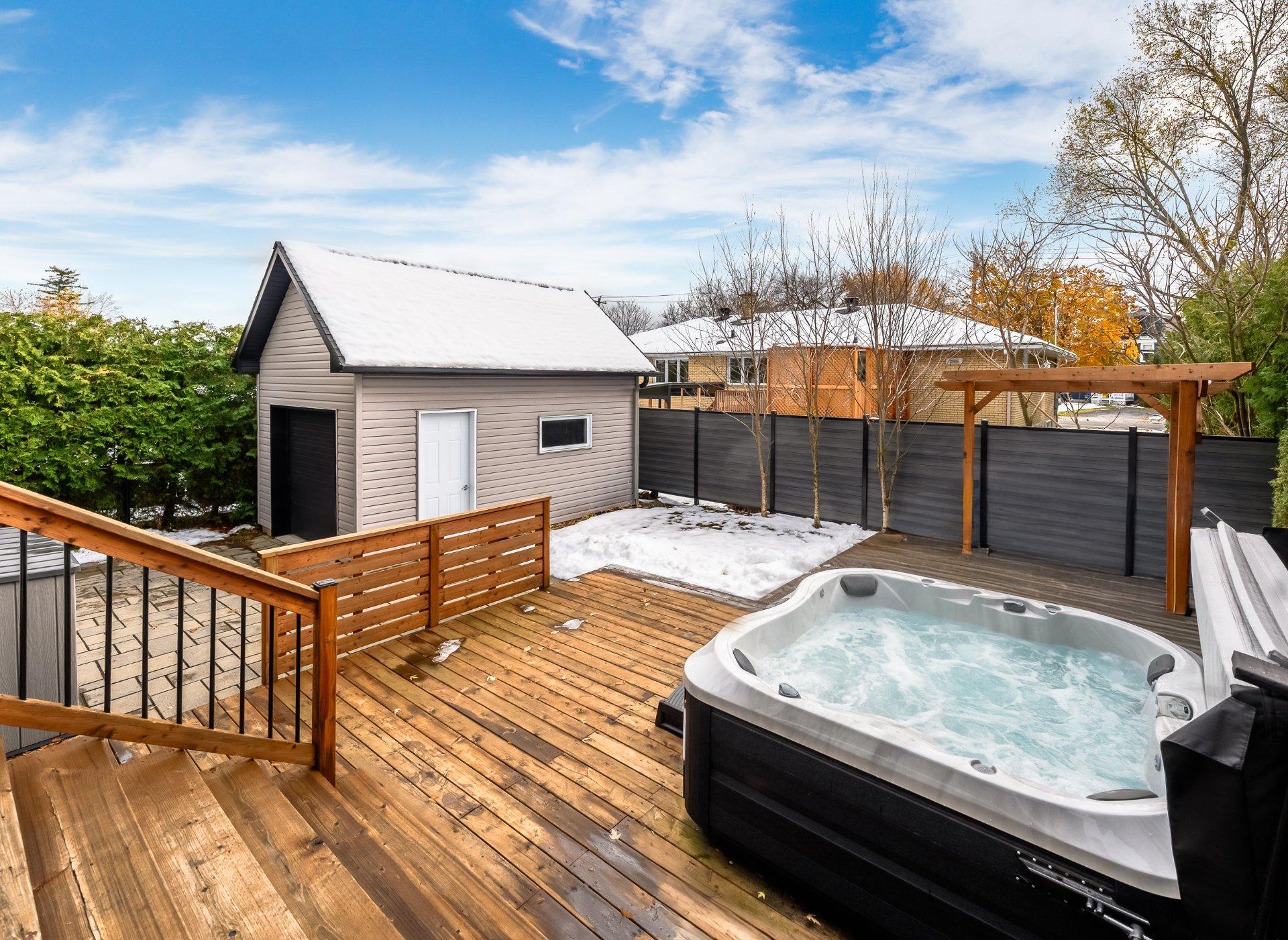 









960


Rue Moquin

,
Chambly,




QC
J3L1P8

