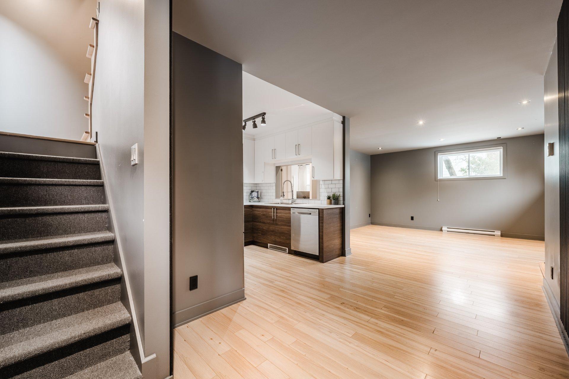 









960


Rue Moquin

,
Chambly,




QC
J3L1P8

