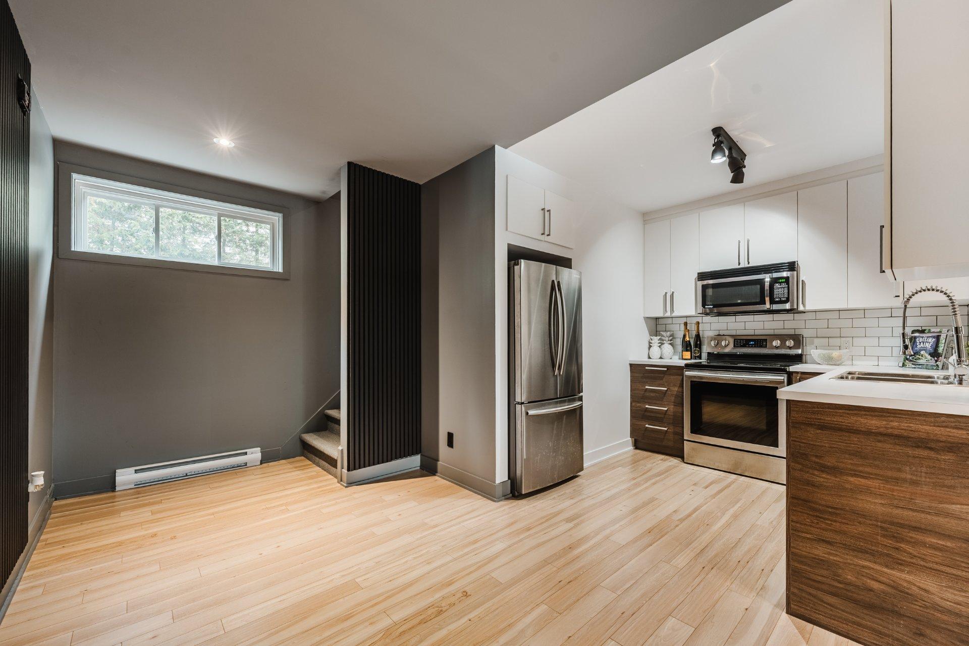 









960


Rue Moquin

,
Chambly,




QC
J3L1P8

