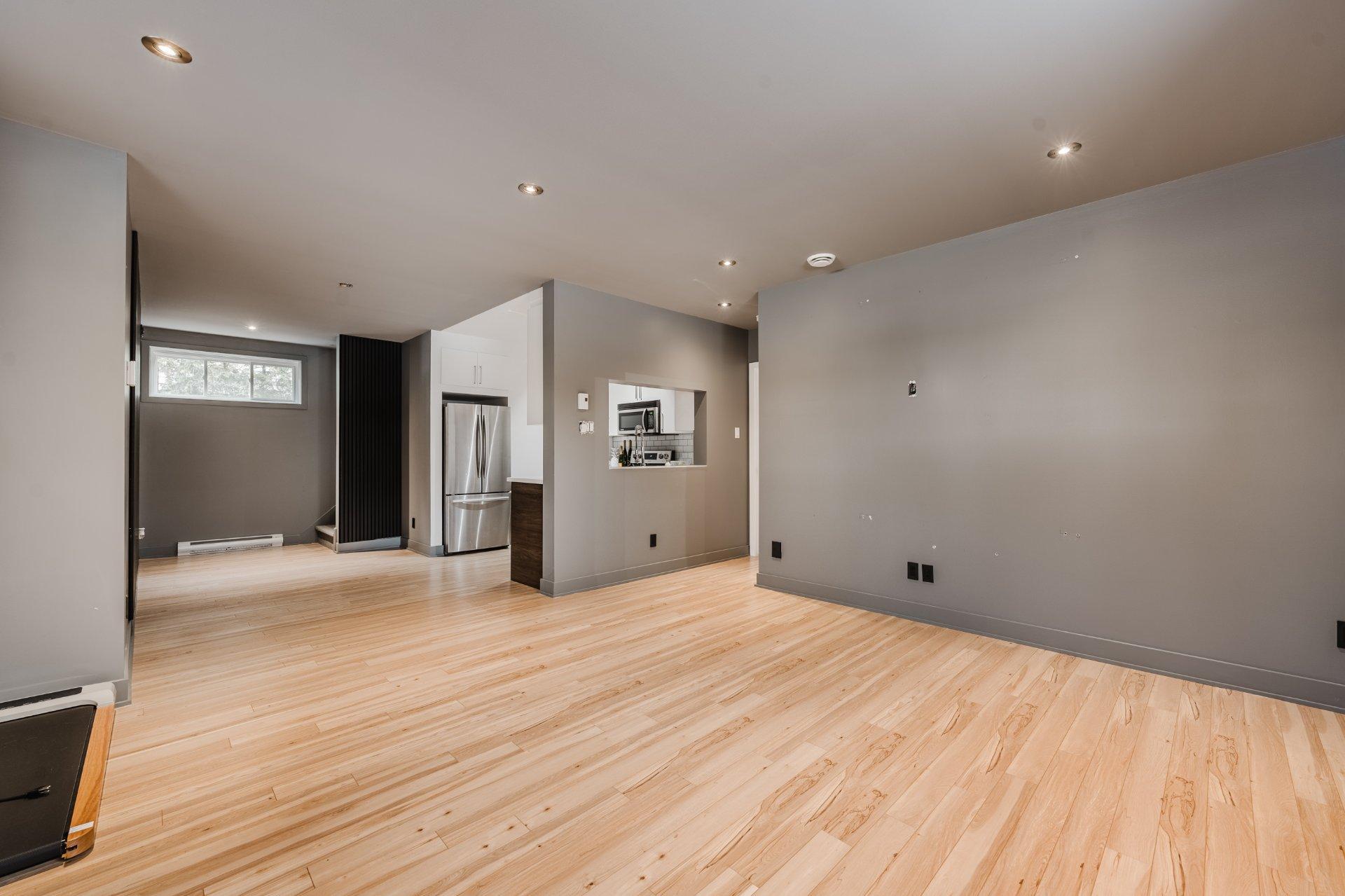 









960


Rue Moquin

,
Chambly,




QC
J3L1P8

