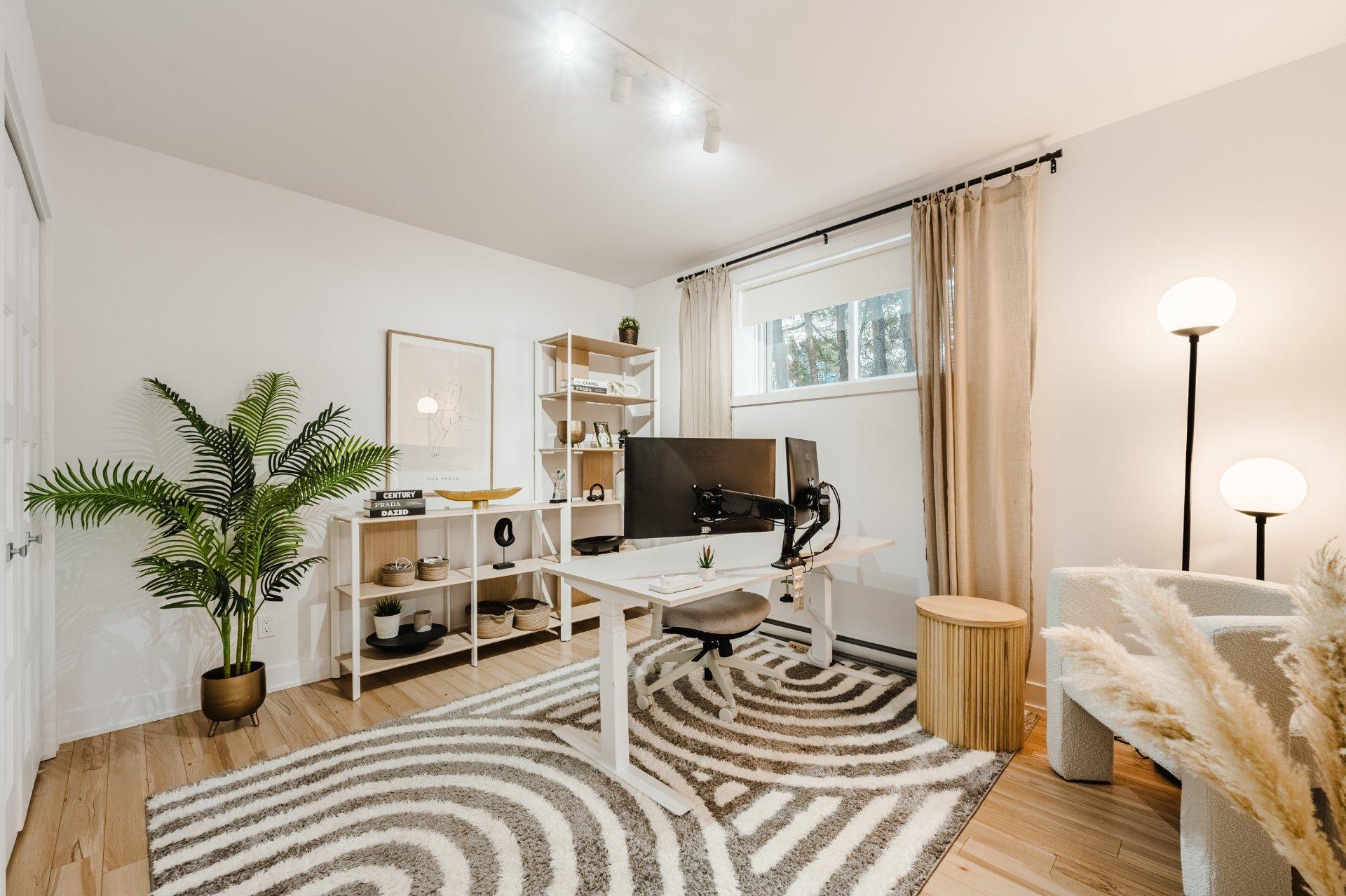 









960


Rue Moquin

,
Chambly,




QC
J3L1P8

