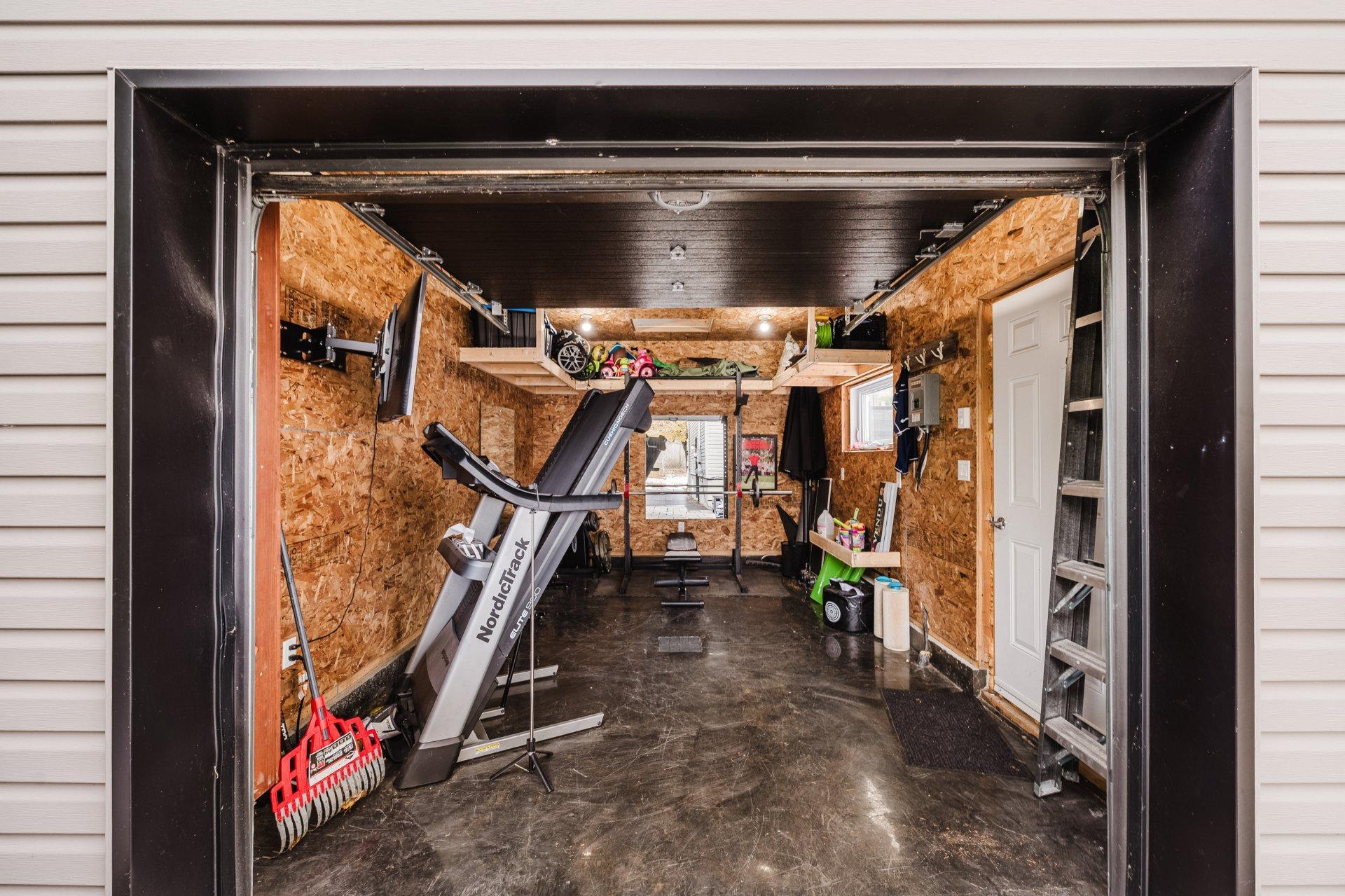 









960


Rue Moquin

,
Chambly,




QC
J3L1P8

