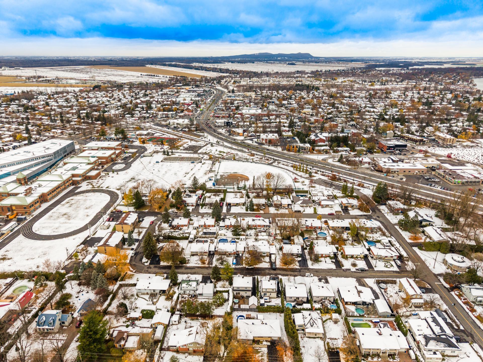 









960


Rue Moquin

,
Chambly,




QC
J3L1P8

