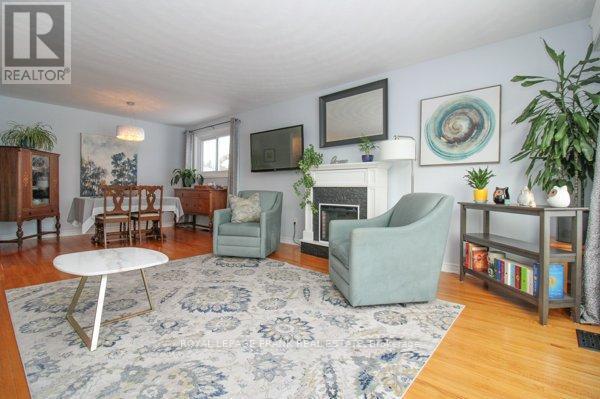 












1189 TRENTWAY VISTA

,
Peterborough (Northcrest Ward 5),




Ontario
K9H6N7

