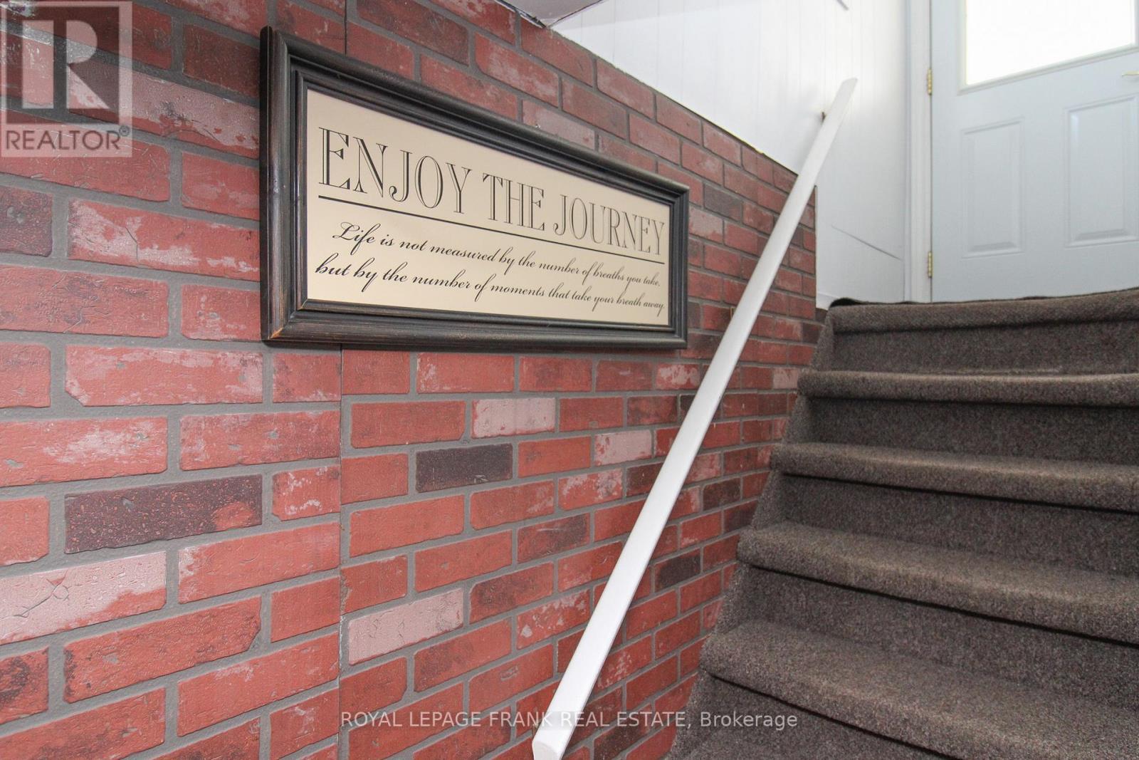 












1189 TRENTWAY VISTA

,
Peterborough (Northcrest Ward 5),




Ontario
K9H6N7

