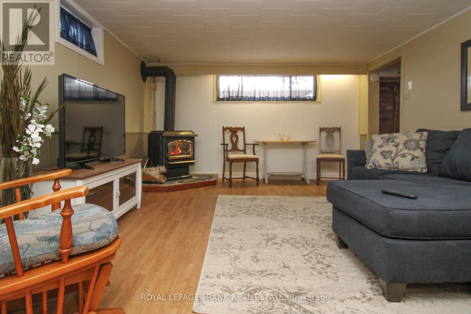 












1189 TRENTWAY VISTA

,
Peterborough (Northcrest Ward 5),




Ontario
K9H6N7

