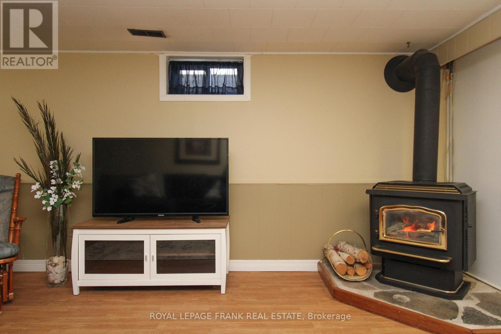 












1189 TRENTWAY VISTA

,
Peterborough (Northcrest Ward 5),




Ontario
K9H6N7

