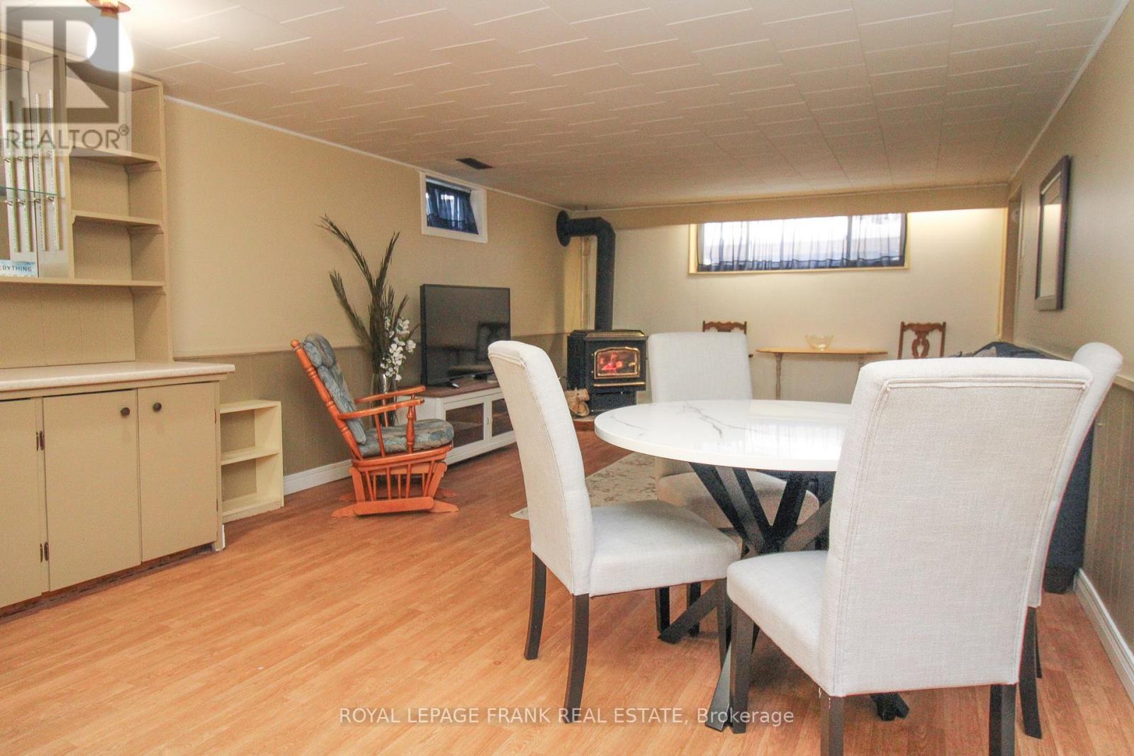 












1189 TRENTWAY VISTA

,
Peterborough (Northcrest Ward 5),




Ontario
K9H6N7

