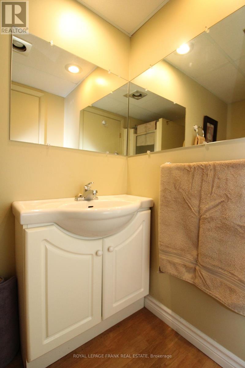 












1189 TRENTWAY VISTA

,
Peterborough (Northcrest Ward 5),




Ontario
K9H6N7

