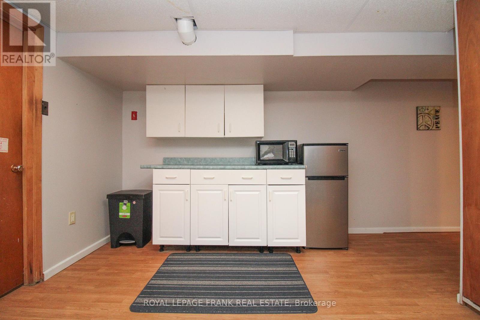 












1189 TRENTWAY VISTA

,
Peterborough (Northcrest Ward 5),




Ontario
K9H6N7

